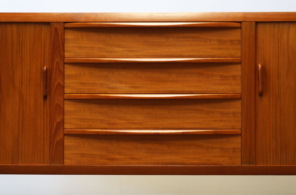 Enfilade en teck par Ib Kofod Larsen pour Faarup Danemark 1950s