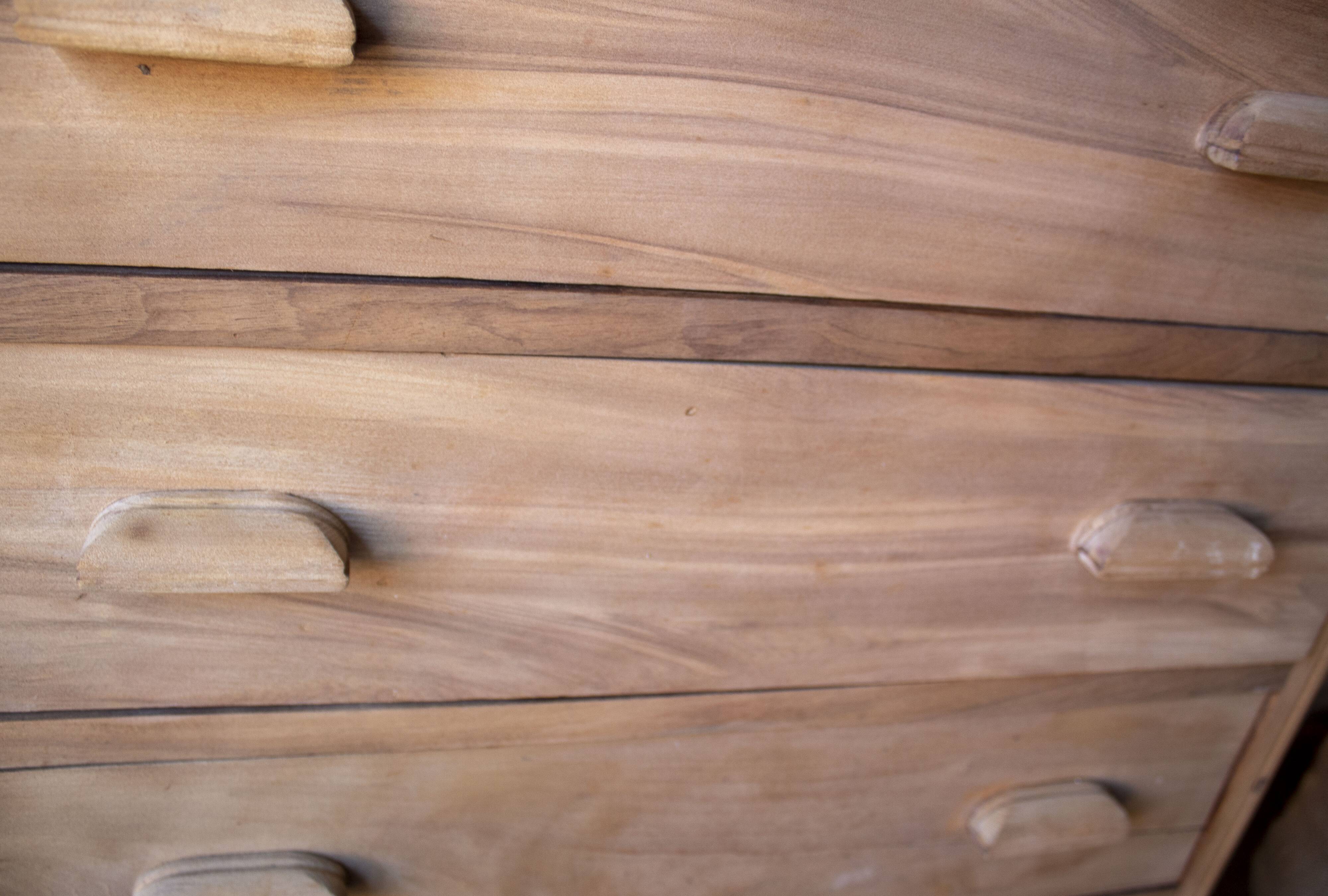 Solid wood chest of drawers