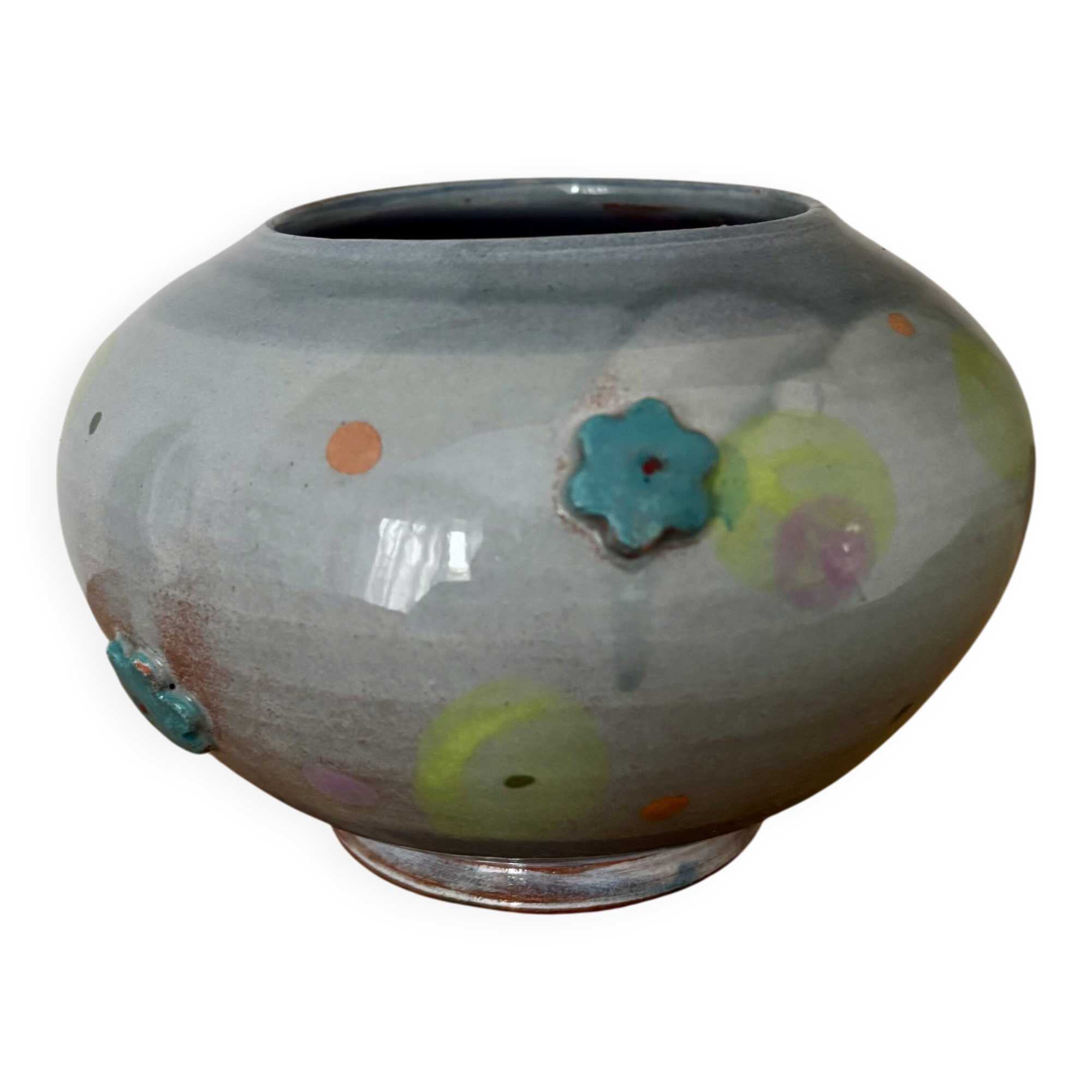 Magnificent pot or vase, handcrafted pottery with flowers, signed on the back.