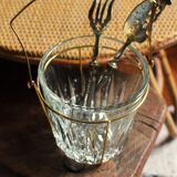 Seau à glaçons en verre dans structure métal doré vintage