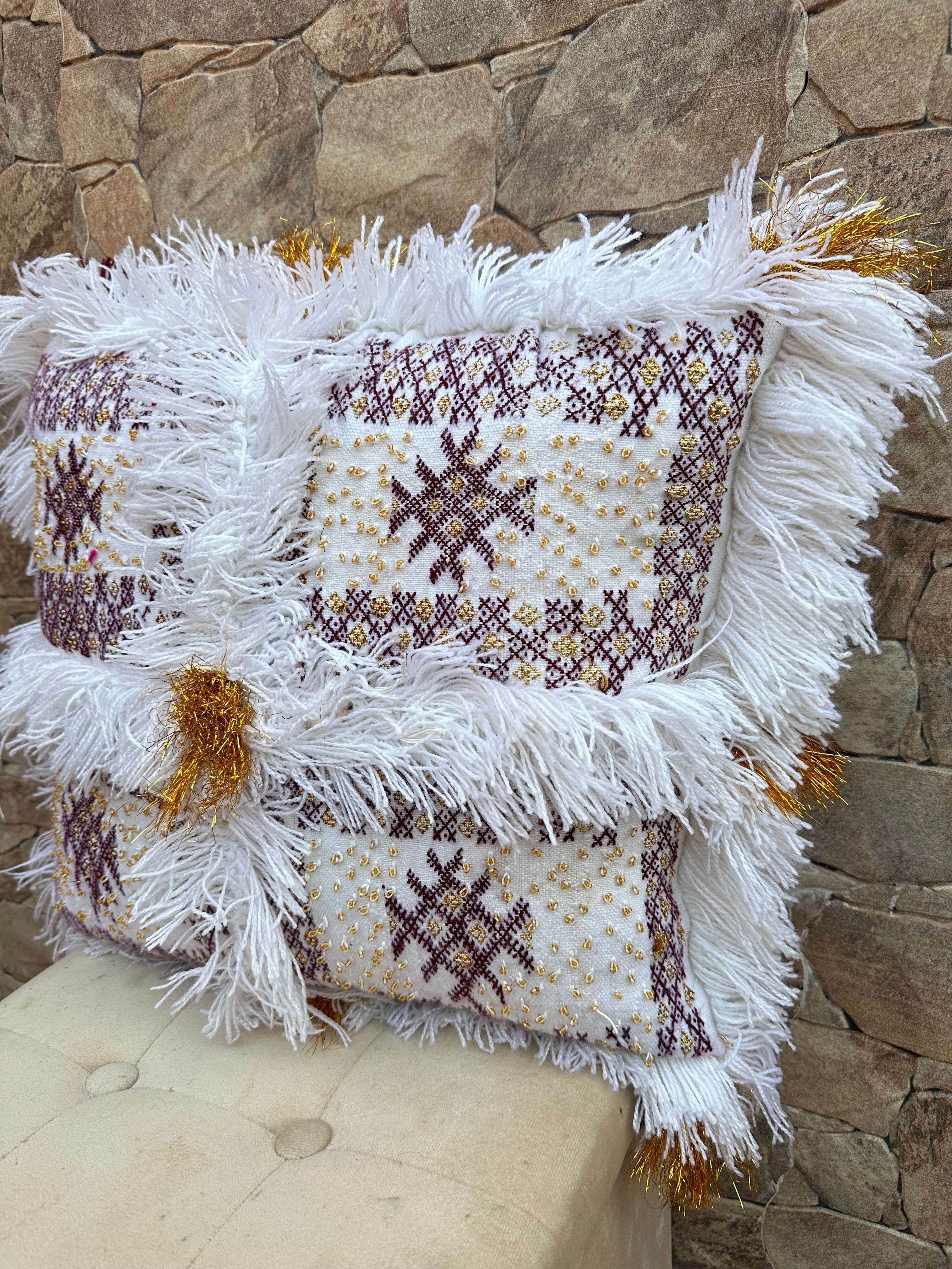 Berber kilim cushion cover: Moroccan wool cushion