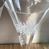 4 champagne flutes in crystal engraved Marguerite