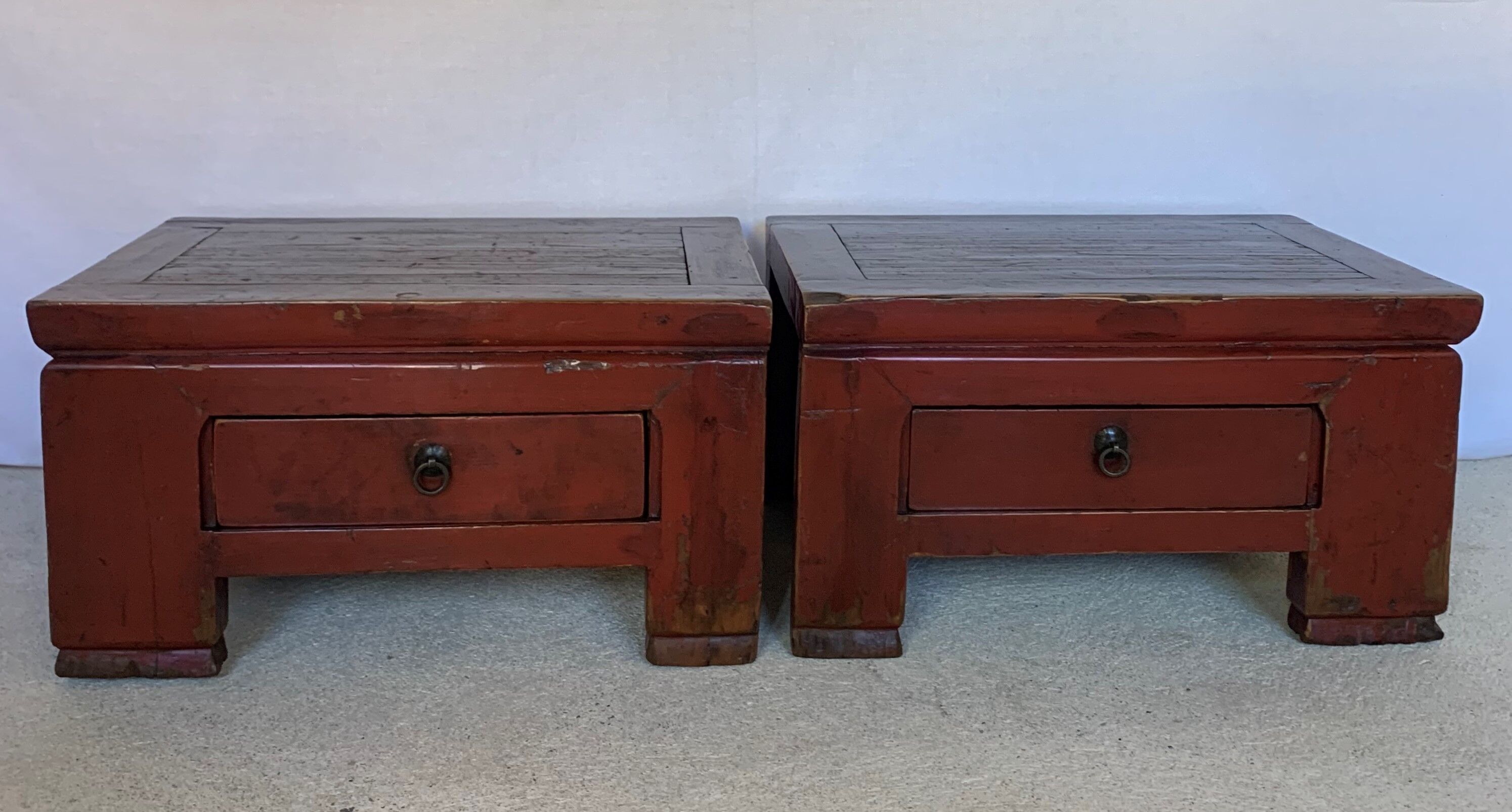 Lot de trois tables basses chinoises