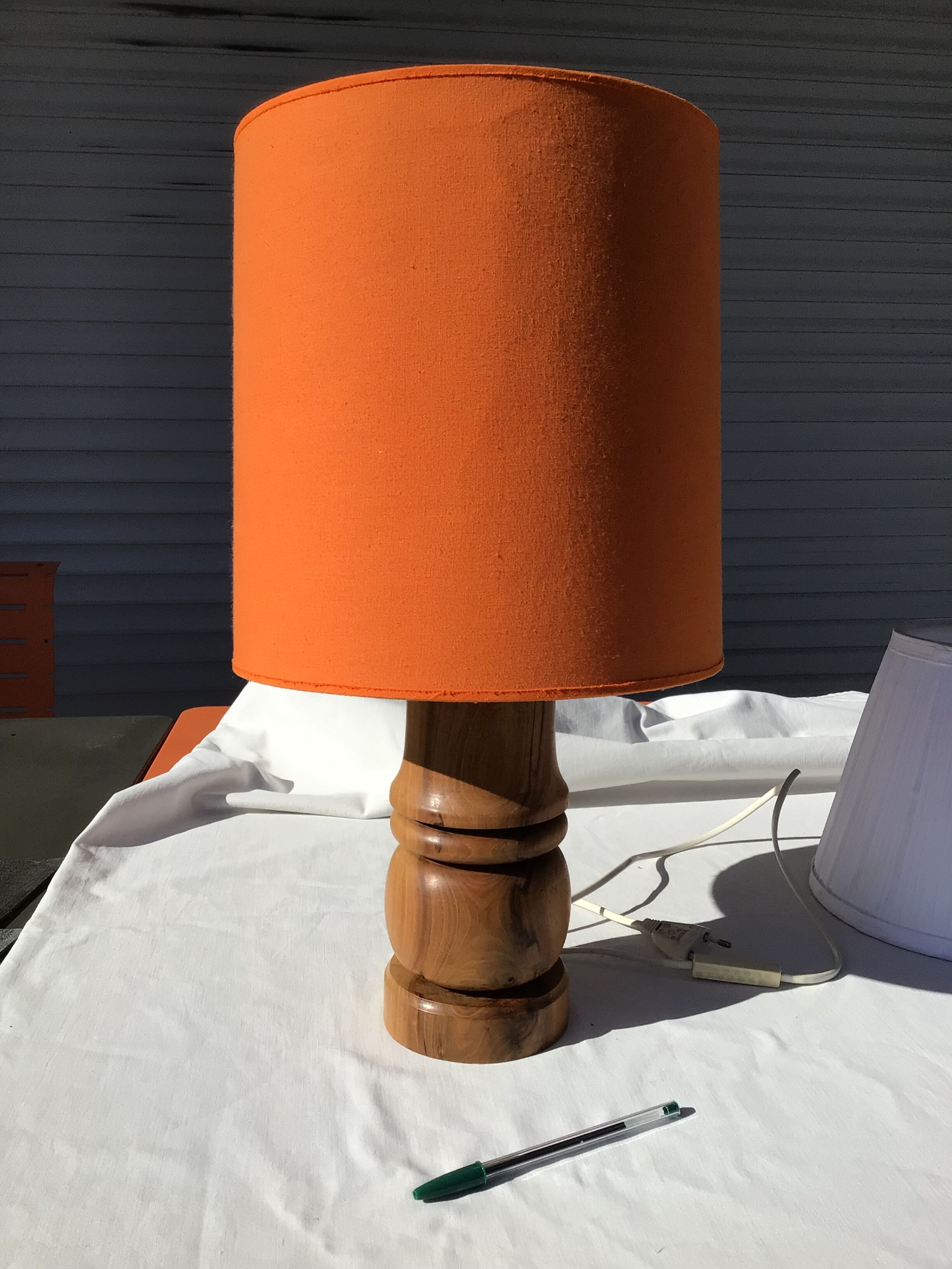 Solid wood lamp foot dug 70's