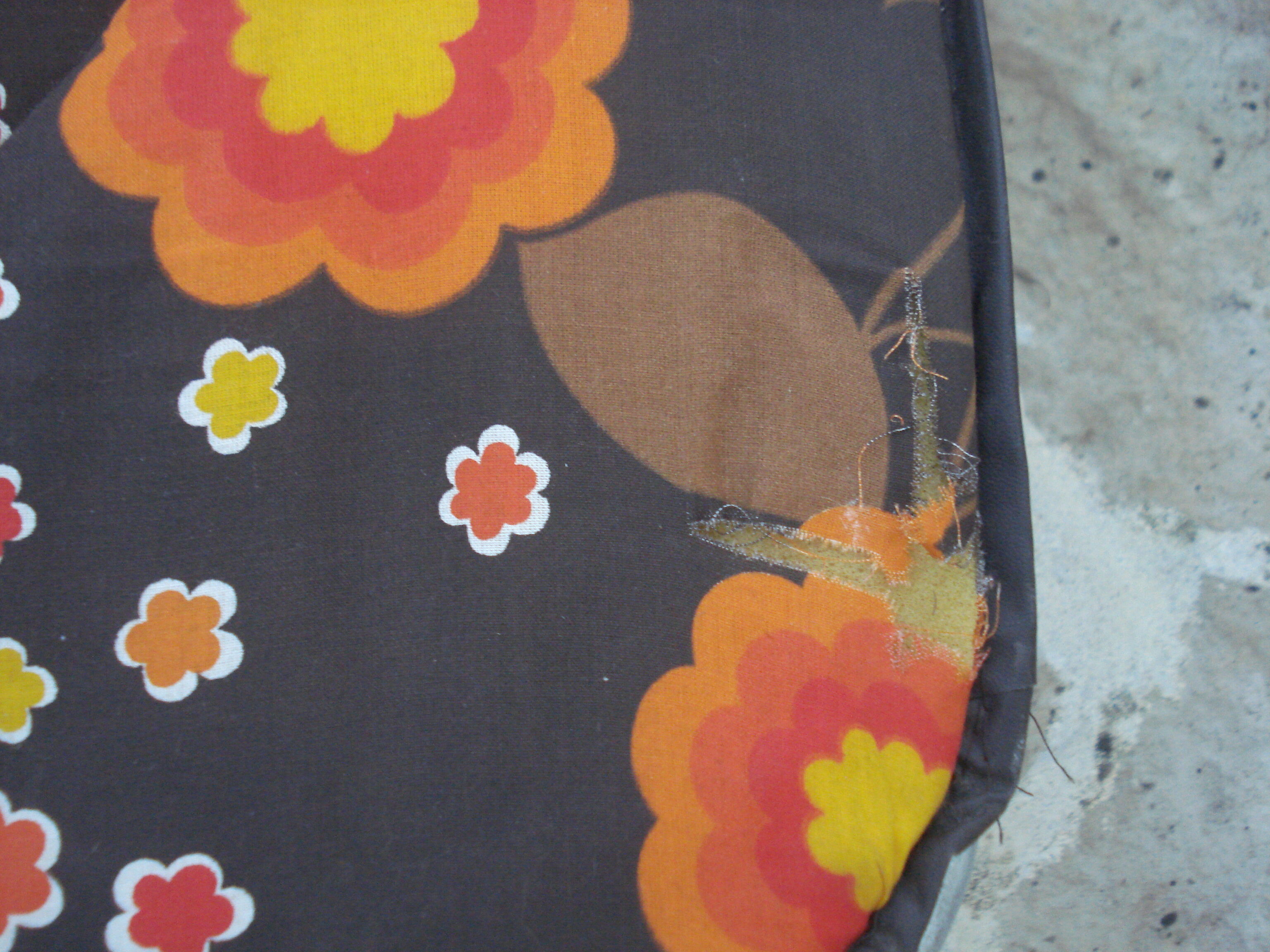 Paire of vintage flower sunbeds 1970