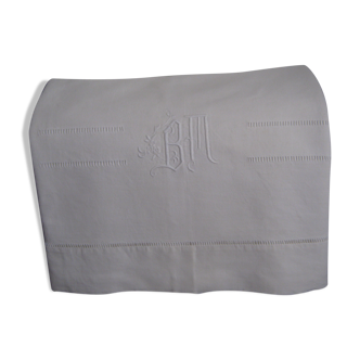 Old embroidered white Métis sheet
