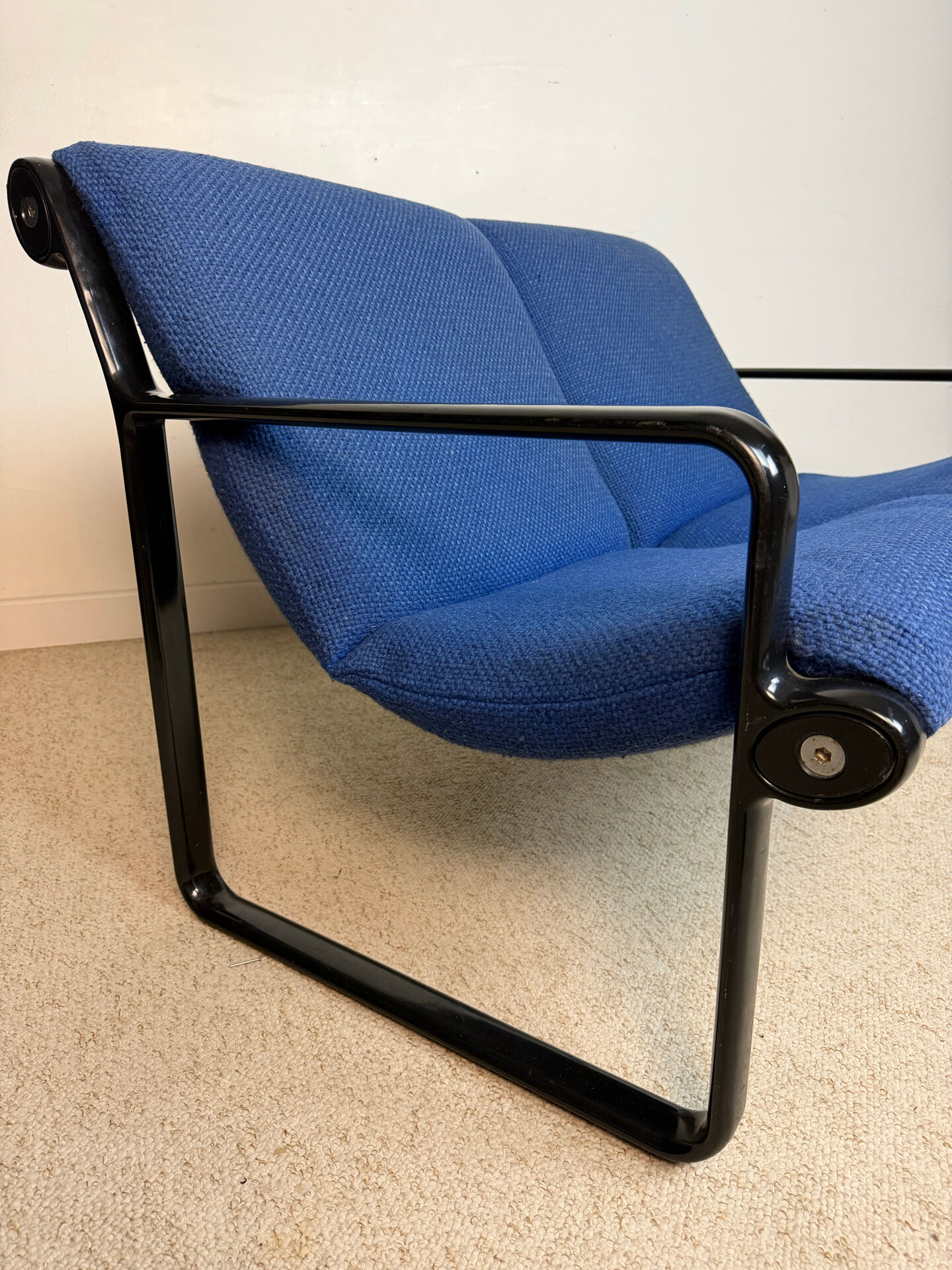 Two-seater bench Bruce Hannah & Andrew Morrison for Knoll