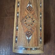 Boîte syrienne en marqueterie et nacre.