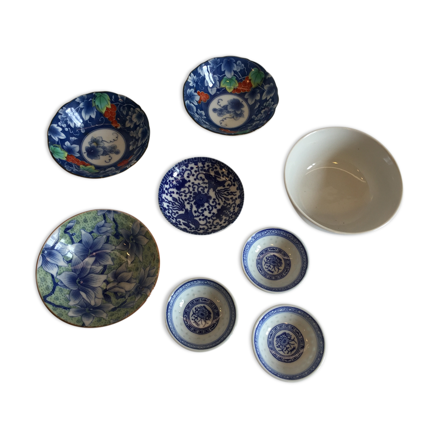 set of 4 bowls and 4 asian porcelain cups