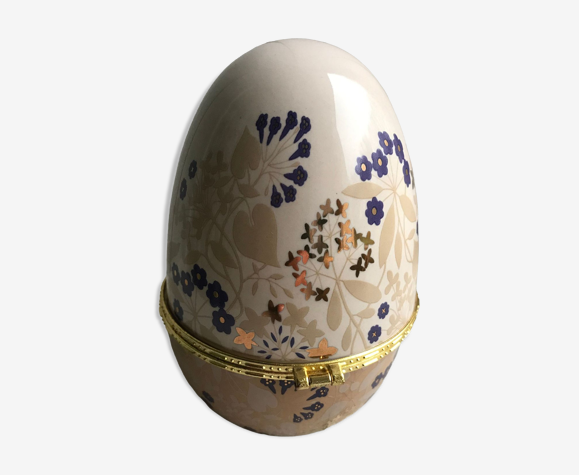 Boîte en porcelaine forme œuf
