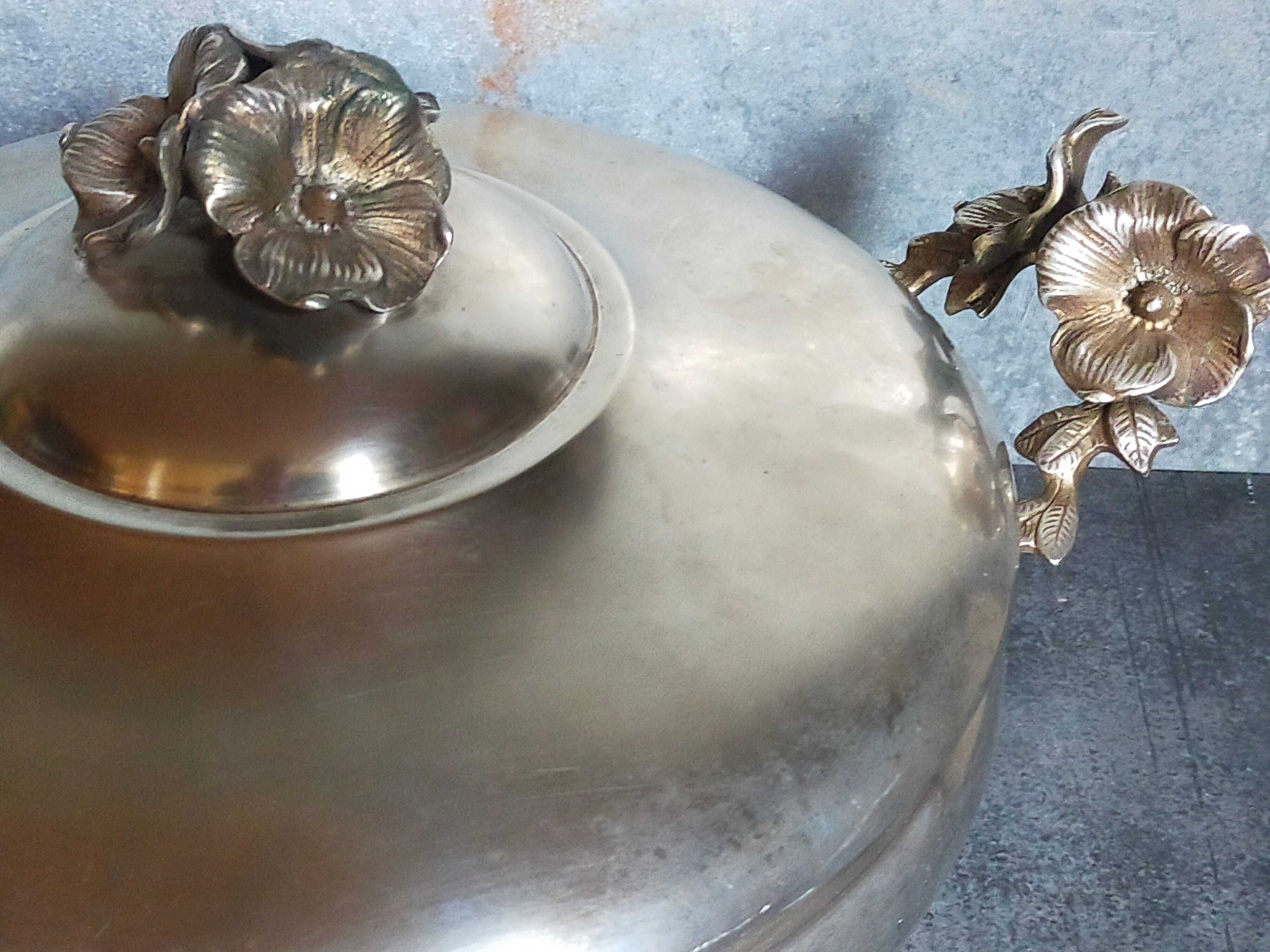 Alpaca silver metal serving dish with flowers