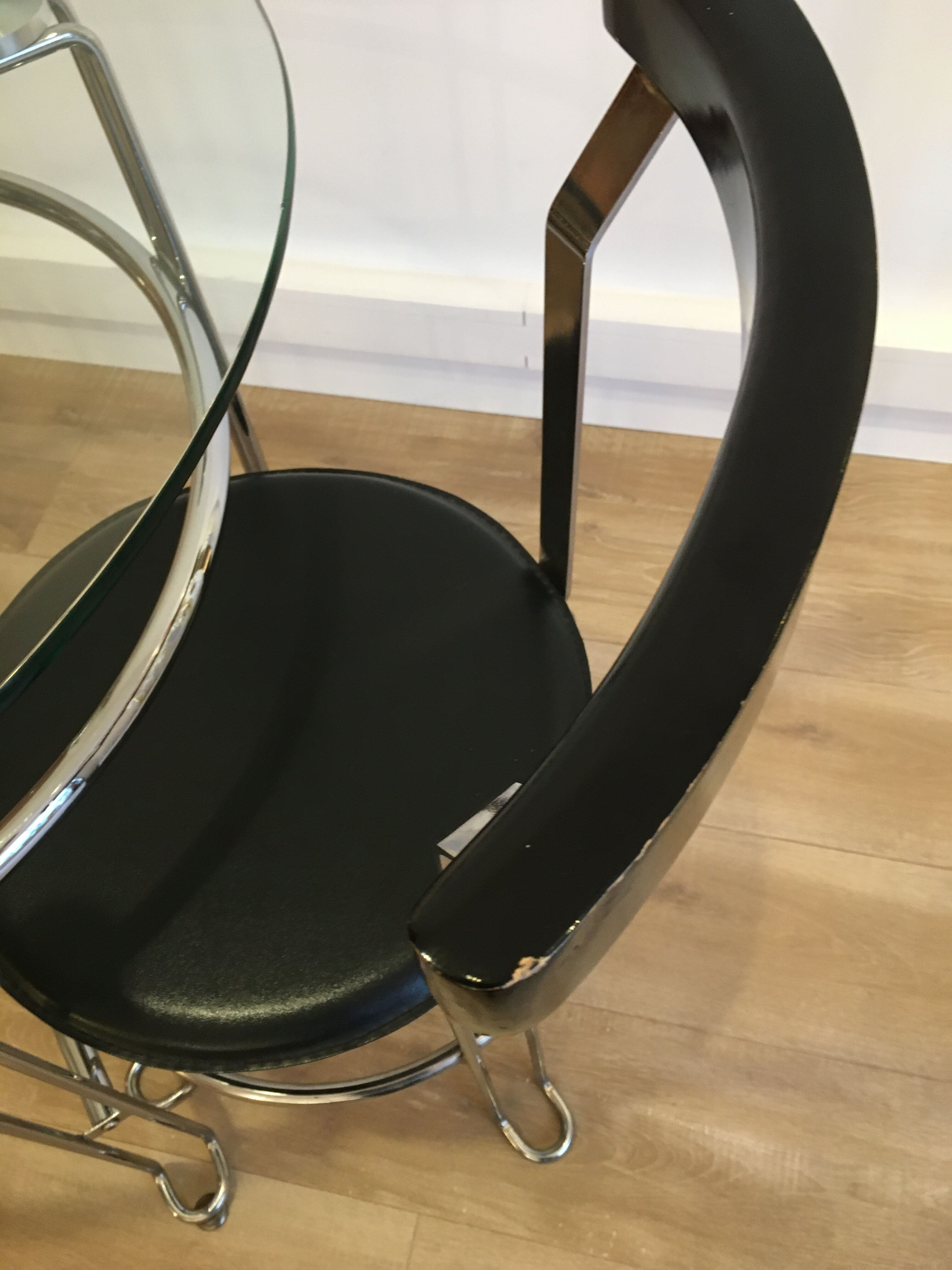 Glass round table and chairs 70/80