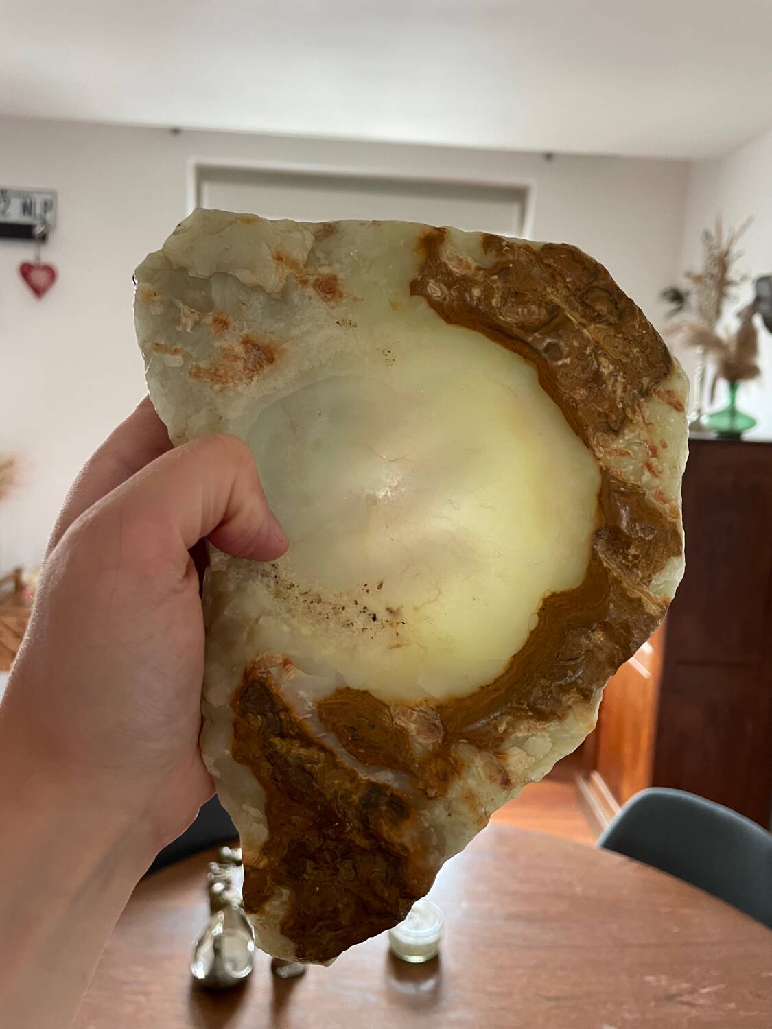 Large onyx pocket emptier