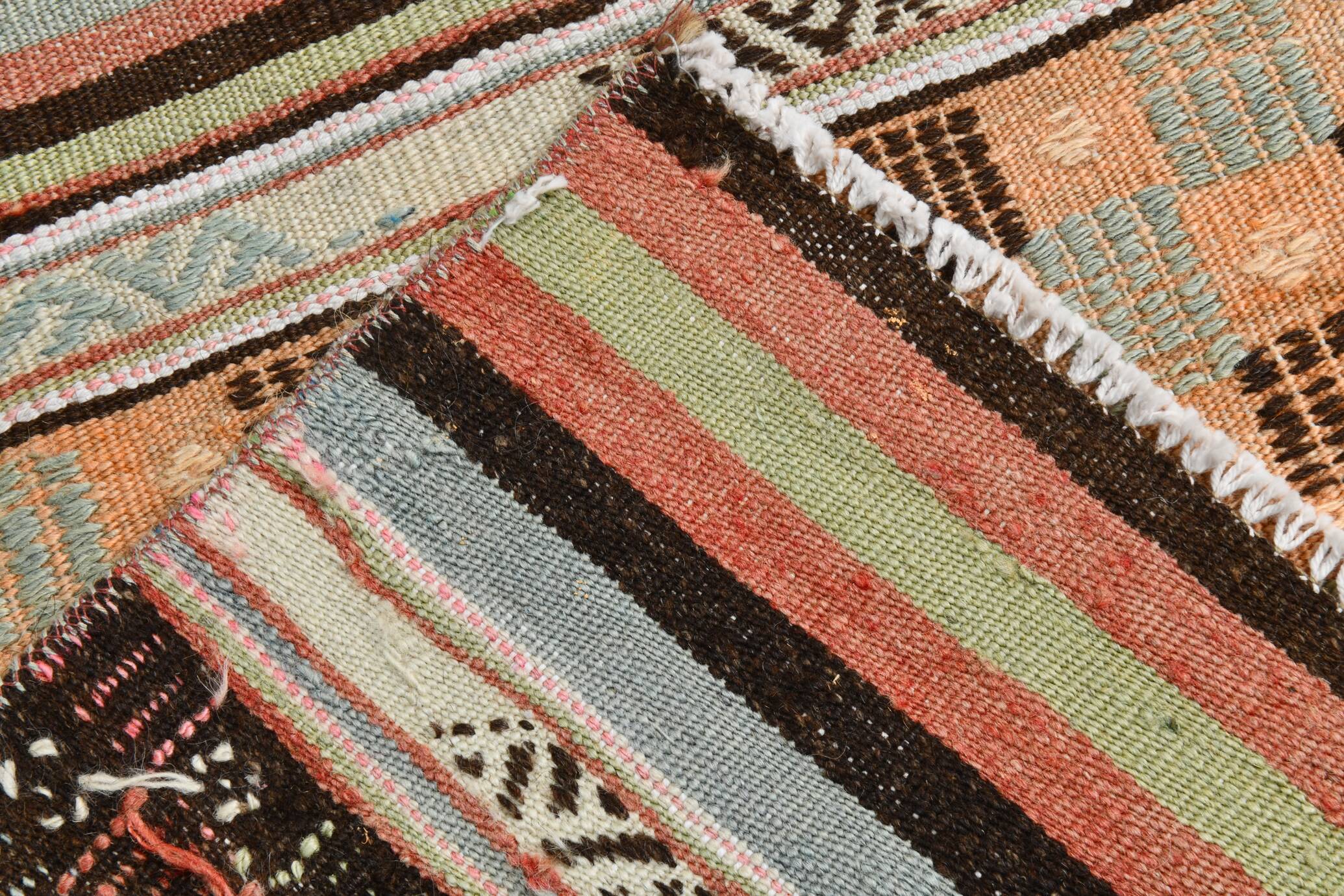 2x9 Pale Red & Green Kilim Runner Rug, 74x276Cm
