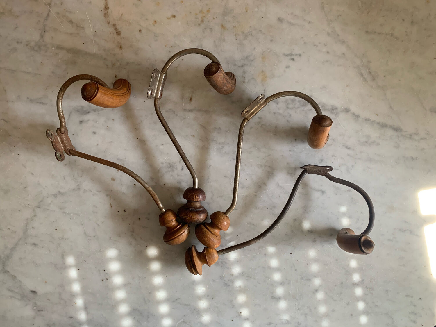 Set of 4 double hooks