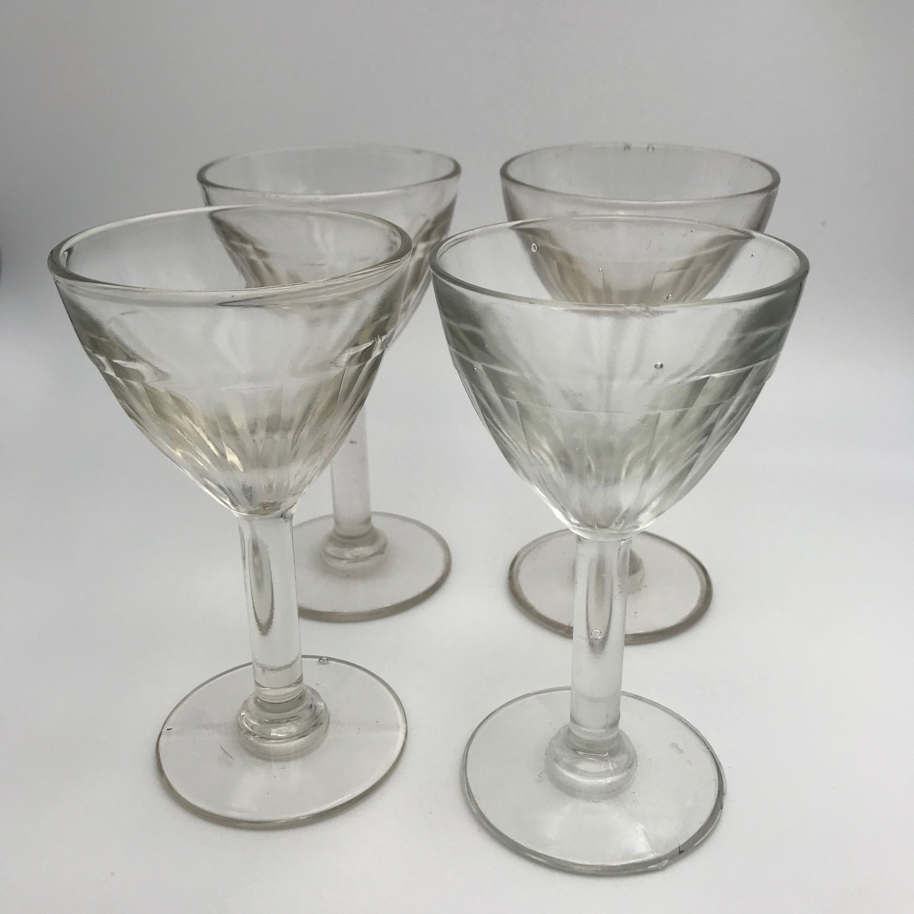 4 vintage aperitif glasses