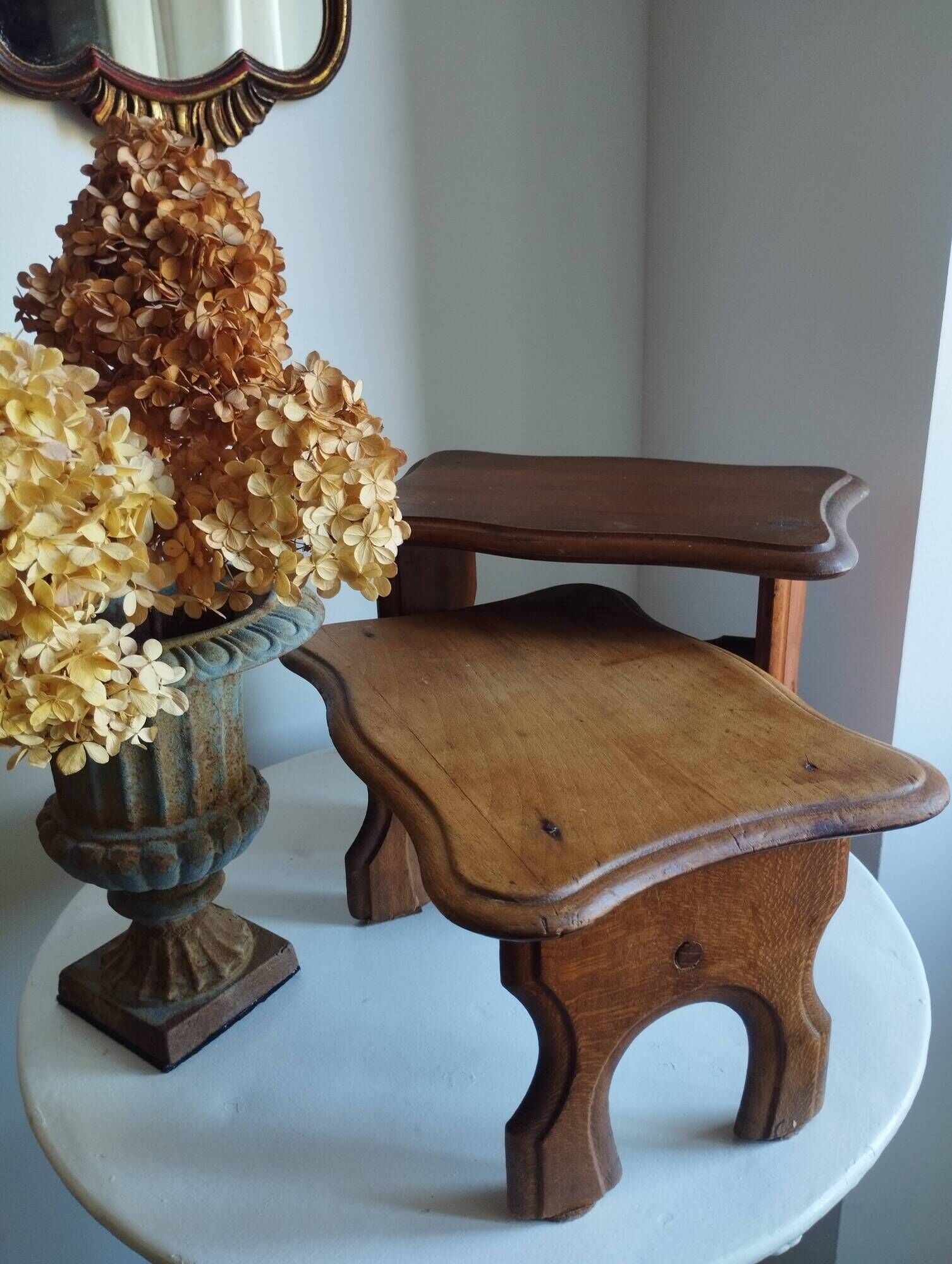 Old wooden stool / step stool Le Printemps