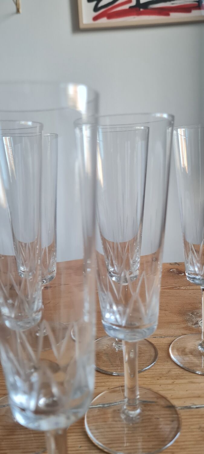 Chiseled crystal champagne flutes