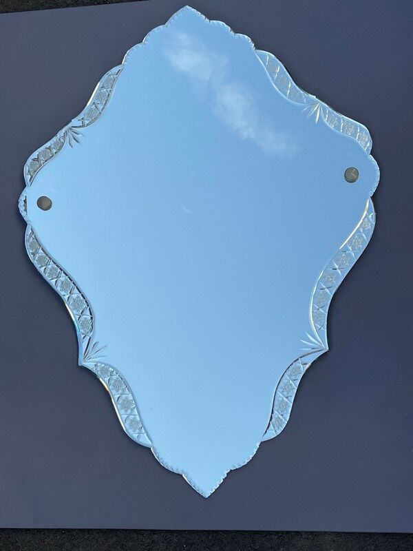Mirror eventful shape bisauté carved chiseled Venetian mirror of Venice XXth