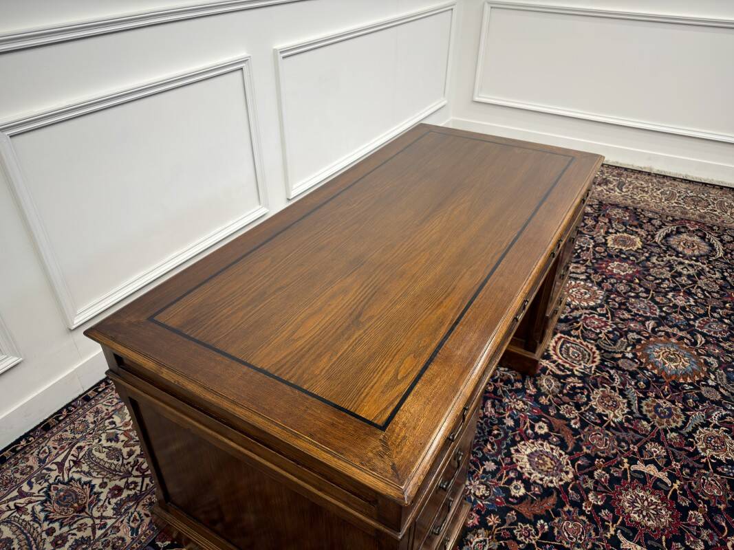 Bureau classique anglais Eichholtz