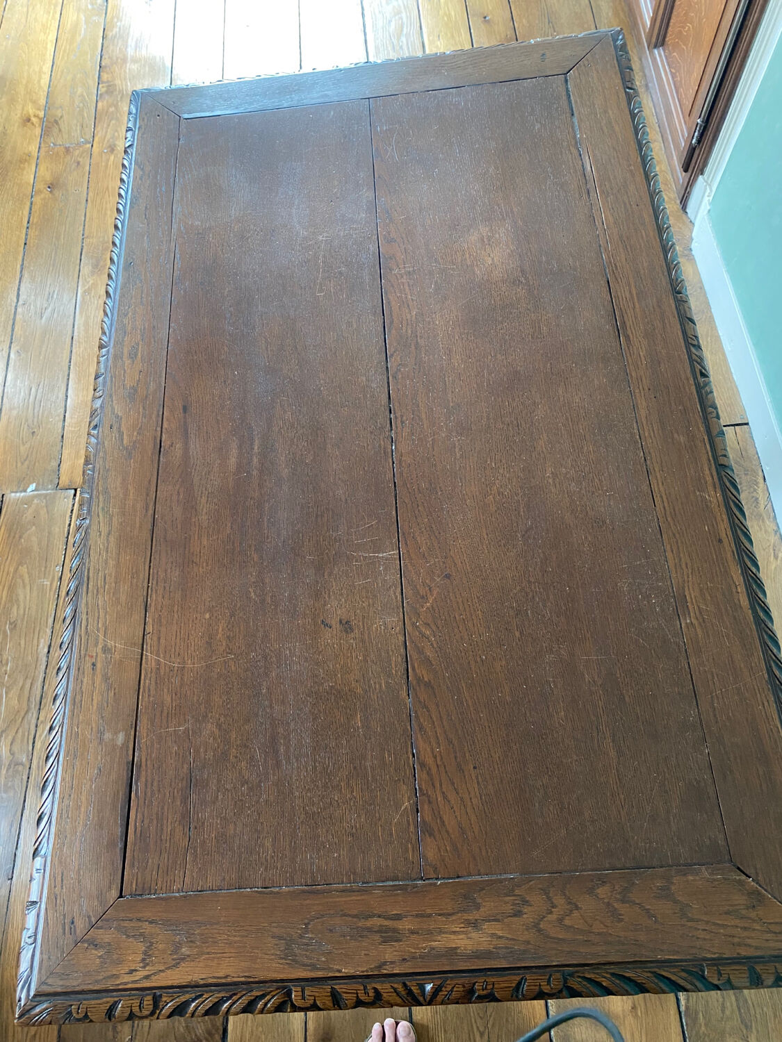 Desk Louis XIII High Period-style table carved