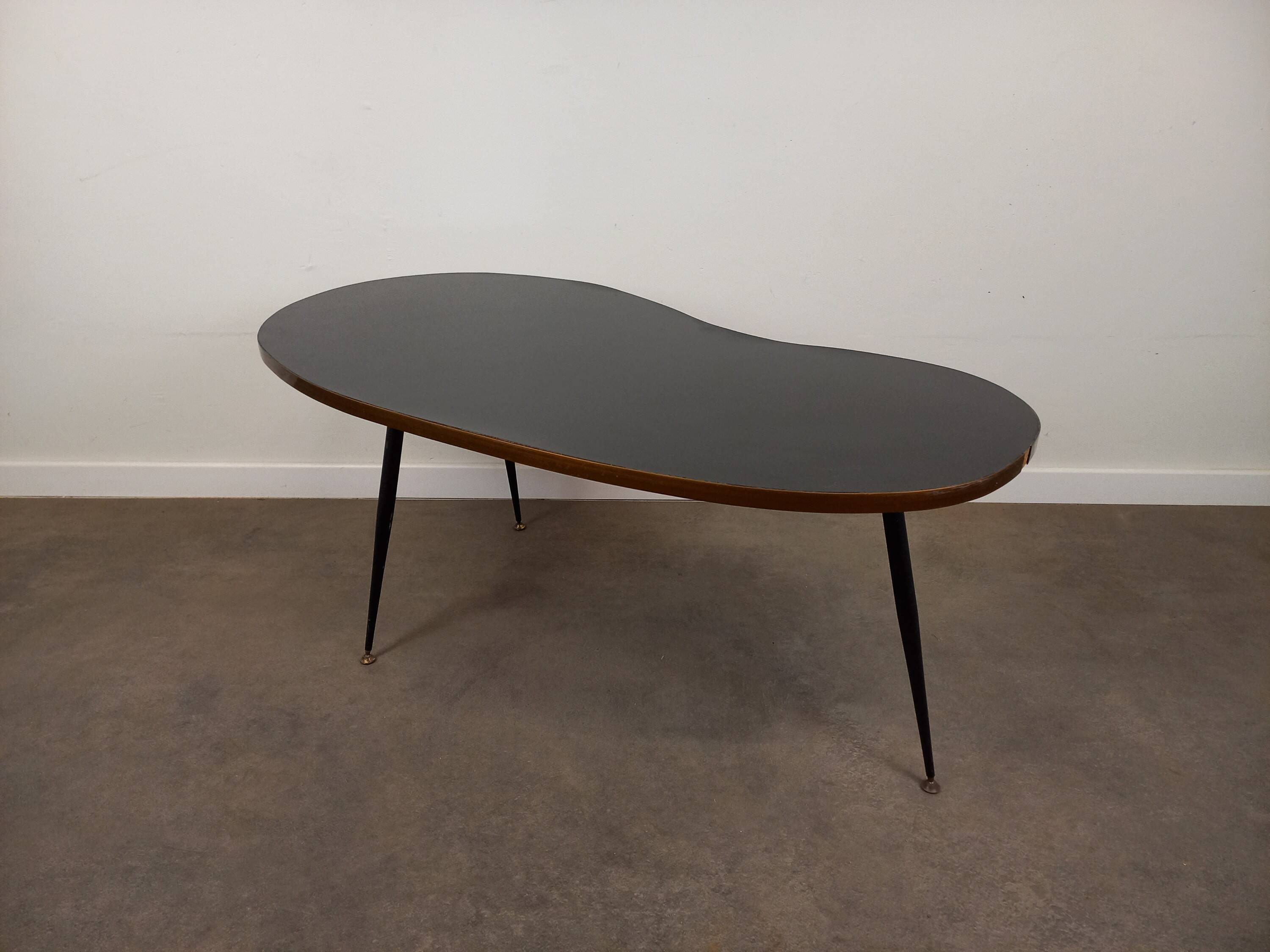 Table basse vintage en forme de haricot