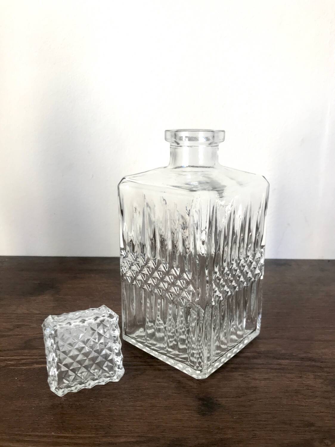 Glass whiskey decanter