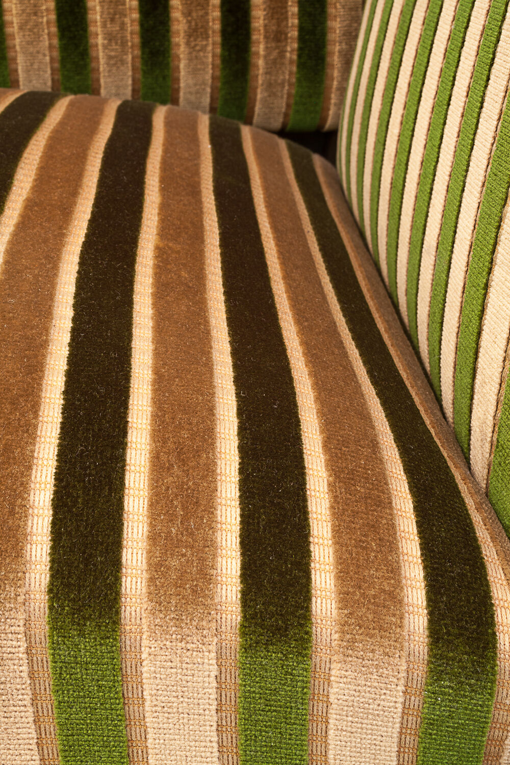 Vintage Récamier sofa in velvet, 1920