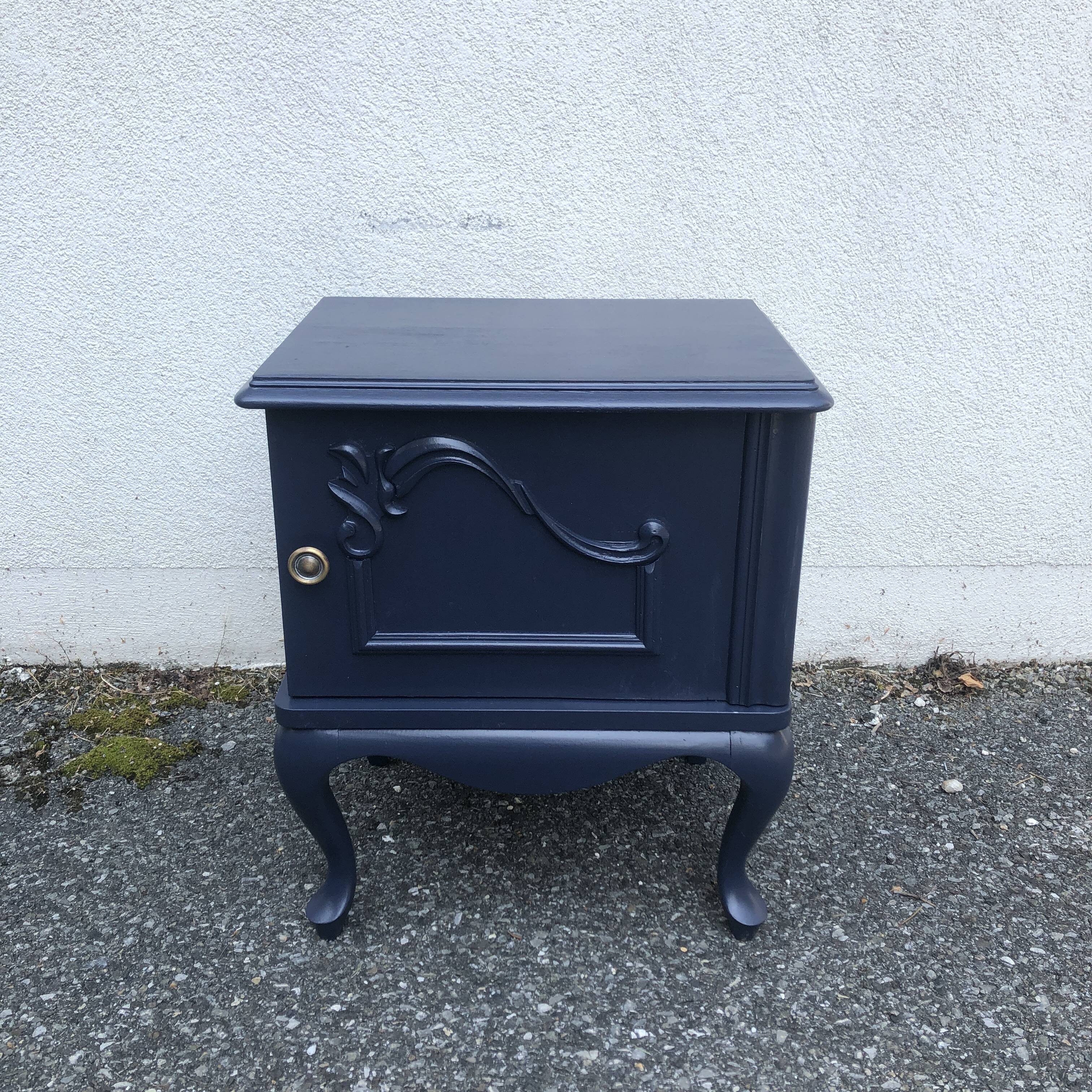 Bedside table