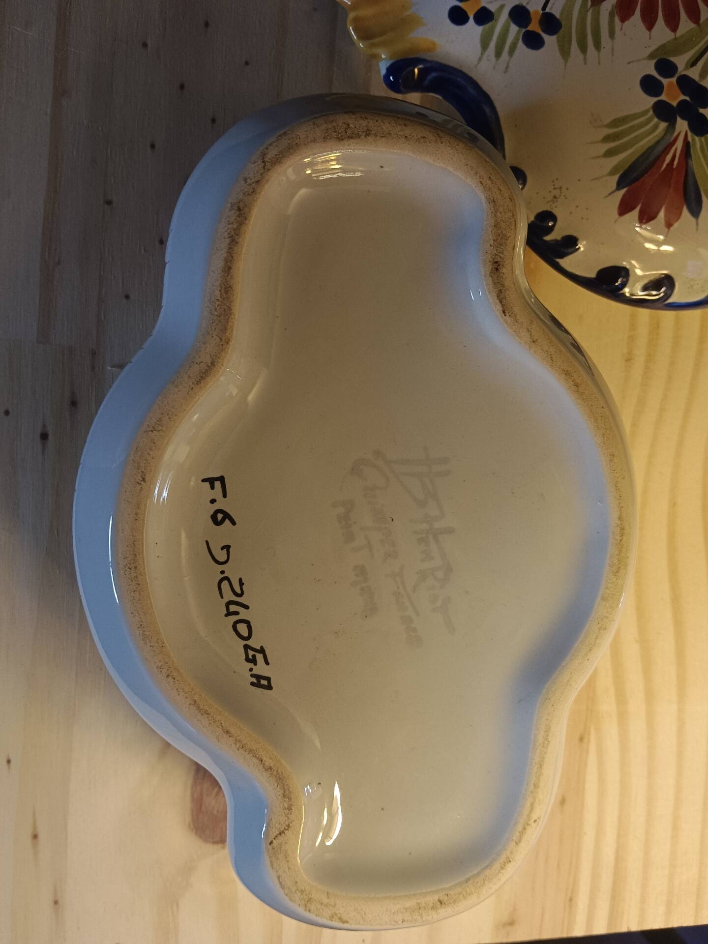 Covered box / vintage sweet jar in HB Henriot Quimper faience