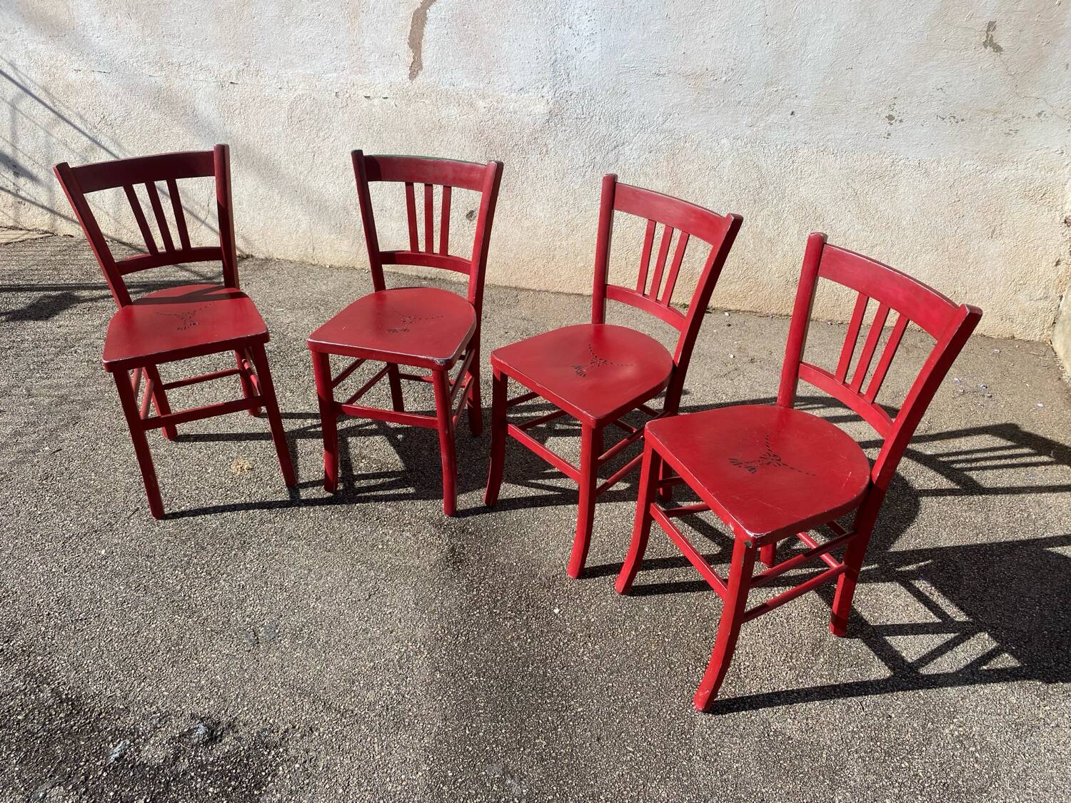 Set of 4 painted luterma bistro chairs
