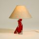 Lampe de table du milieu du siècle en verre cristal solide rouge et transparent.