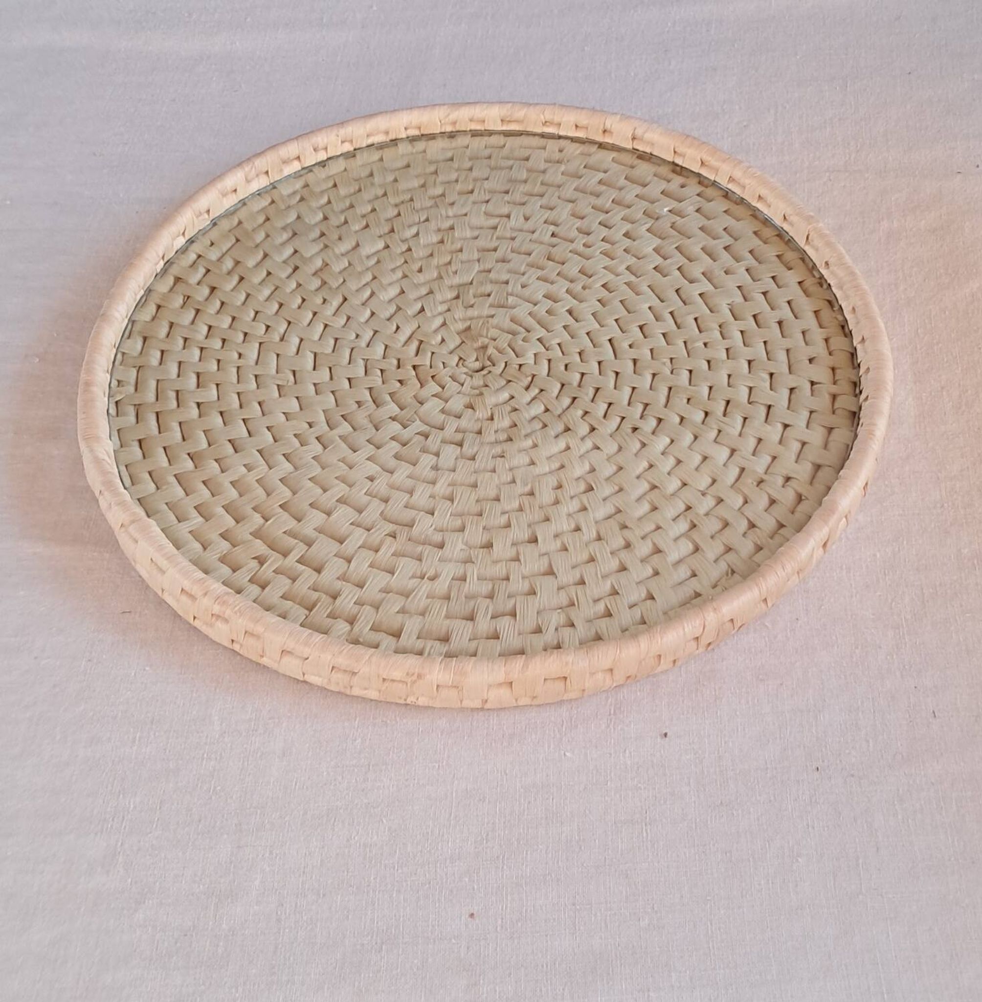 Varnished rattan tray