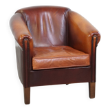 Correctly finished sheep leather club chair