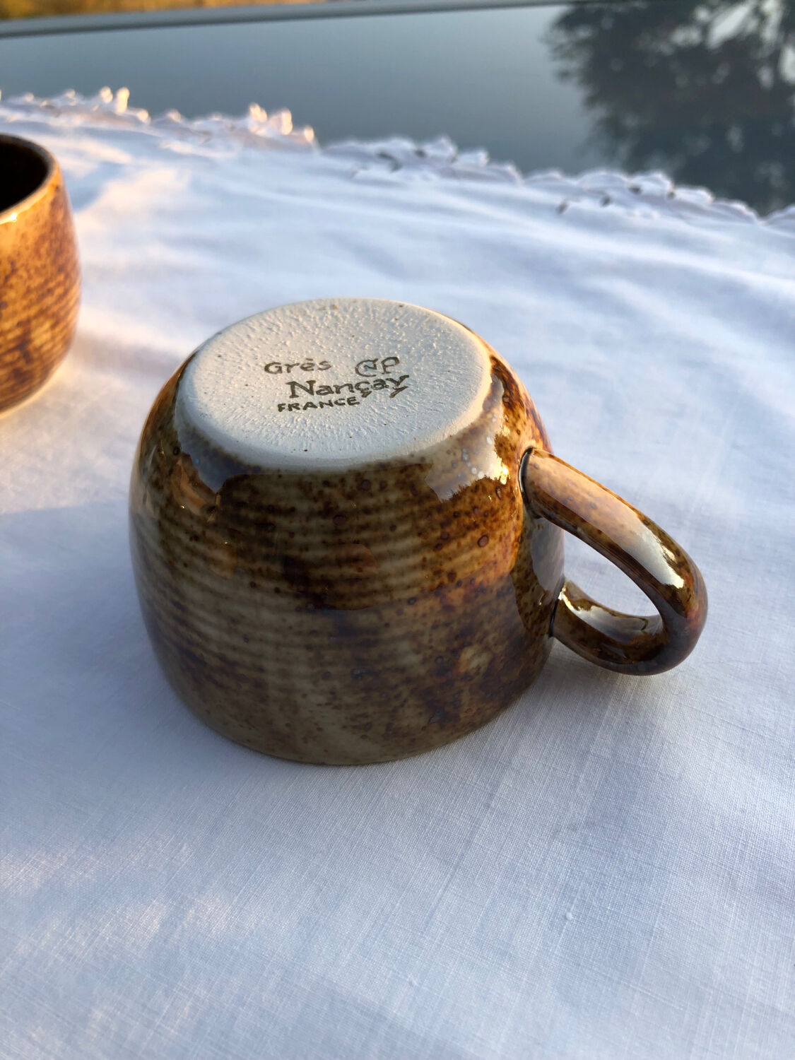 Lot 8 glazed stoneware cups