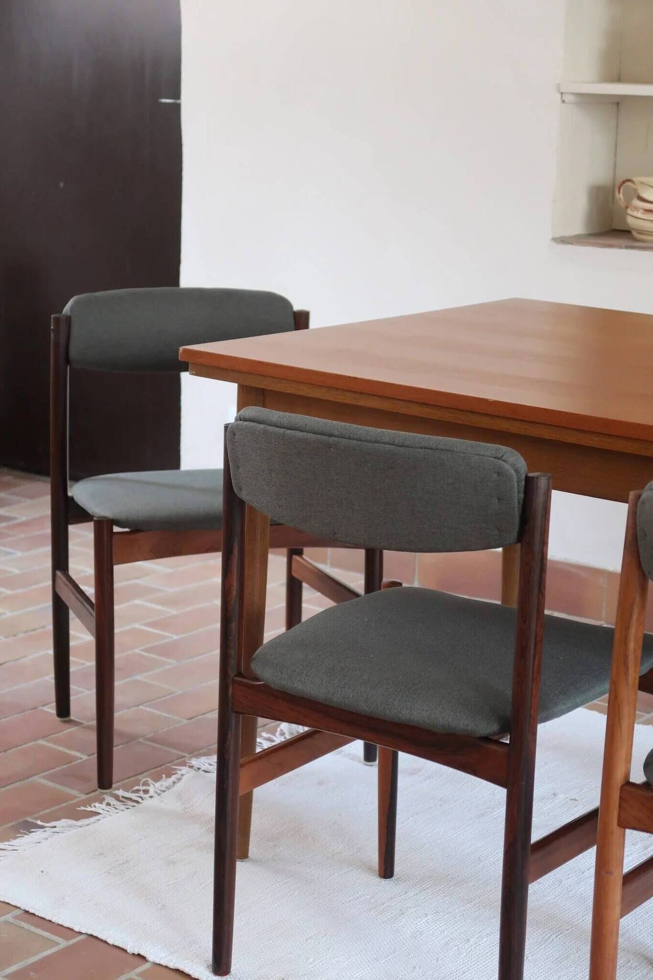 6 Scandinavian chairs in rosewood, with green-grey seats.