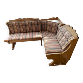 Corner bench for chalet