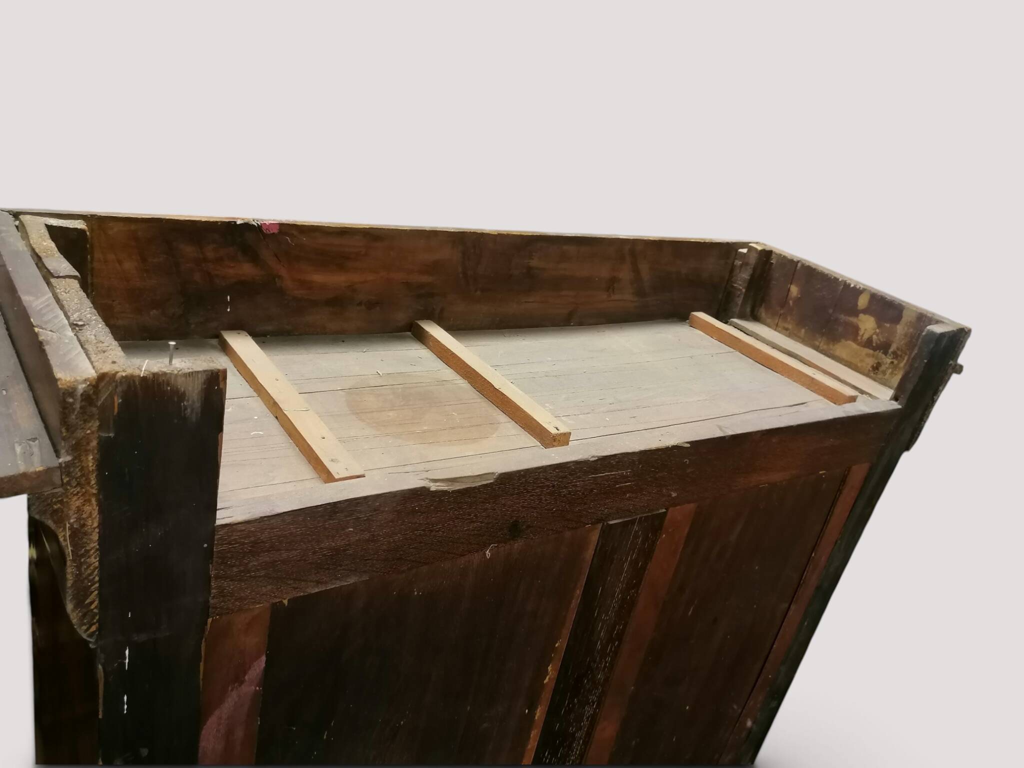 Antique mahogany veneer display cabinet from the 19th century - Louis Philippe style
