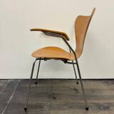“Sjuan” chair by Arne Jacobsen for Fritz Hansen