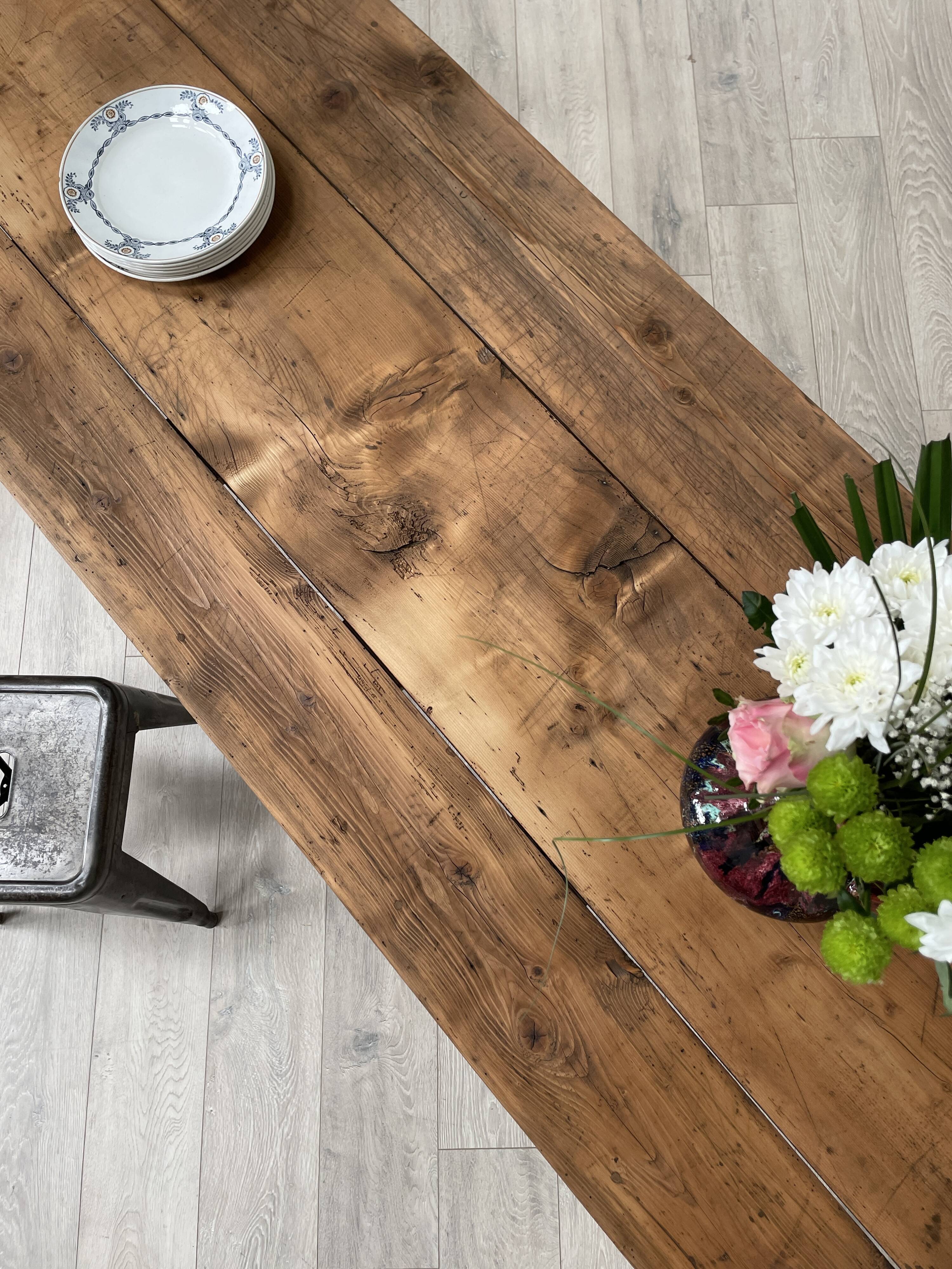 Table de ferme vintage en bois brut
