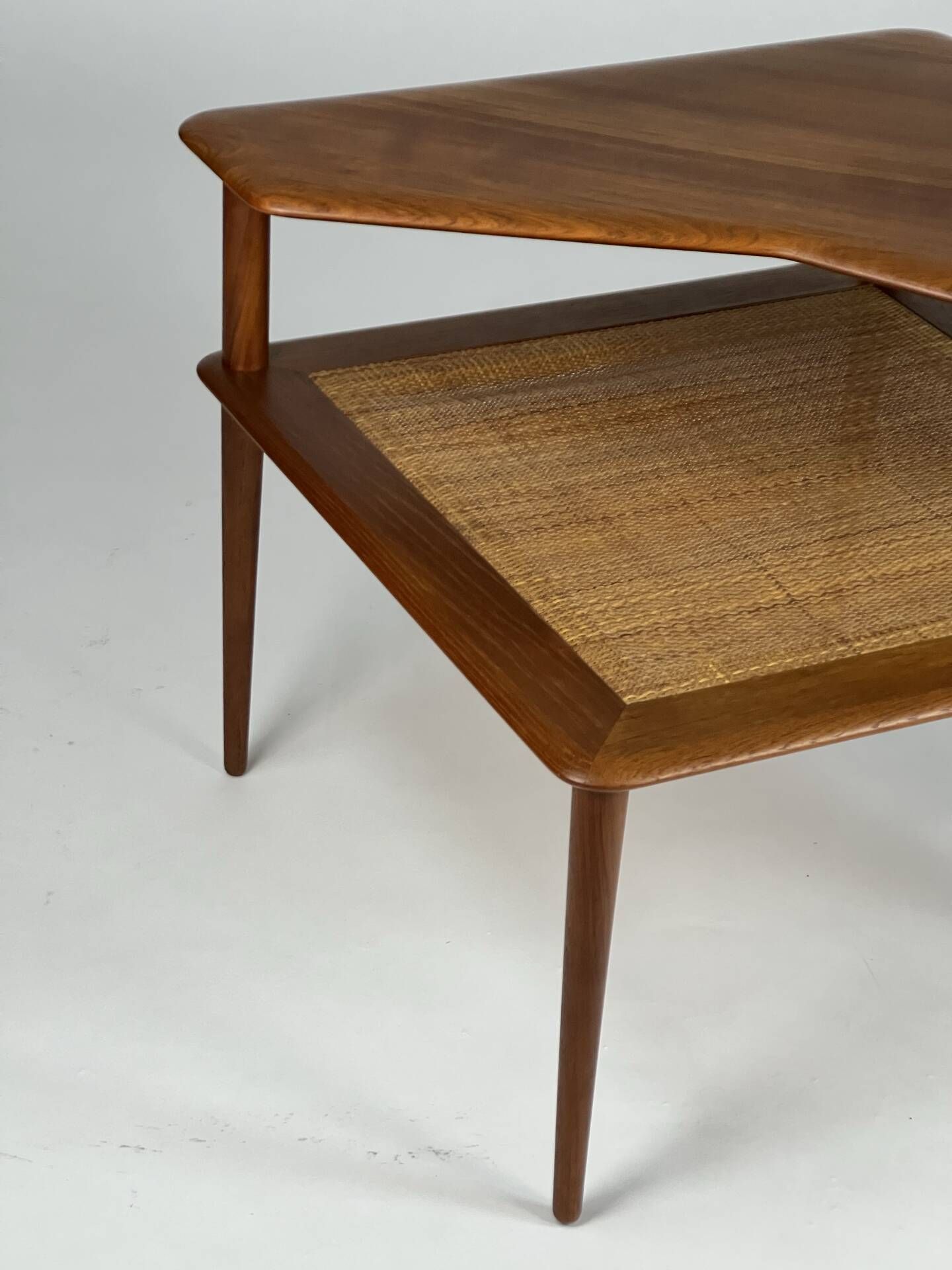 Table basse d'angle Minerva en teck Hvidt Mølgaard-Nielsen danoise