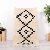 Beni Ouraine handwoven rug, traditional style, size 140 x 250 cm