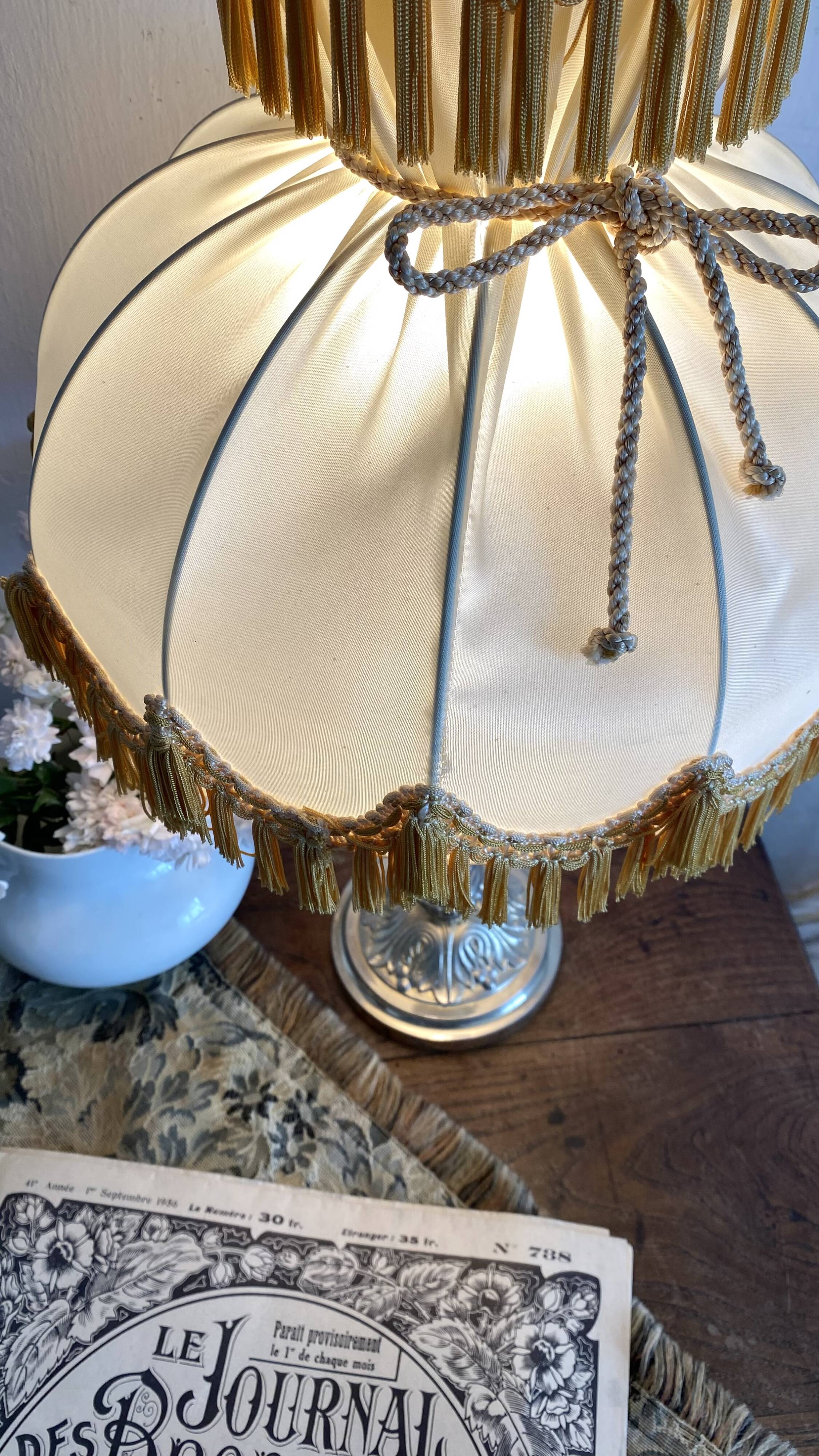 56 cm retro lamp in silver metal with fringed lampshade