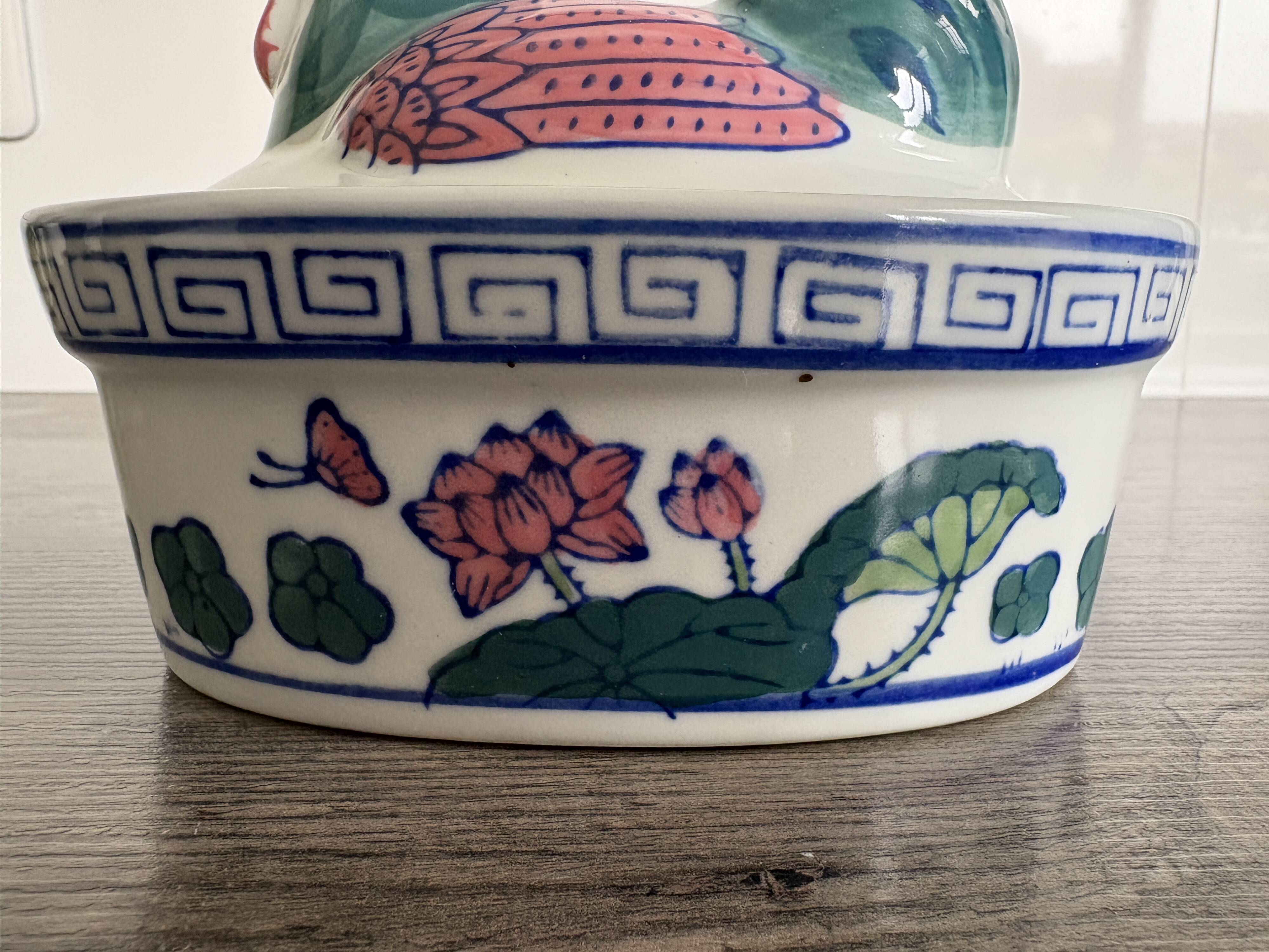 Antique Chinese porcelain terrine