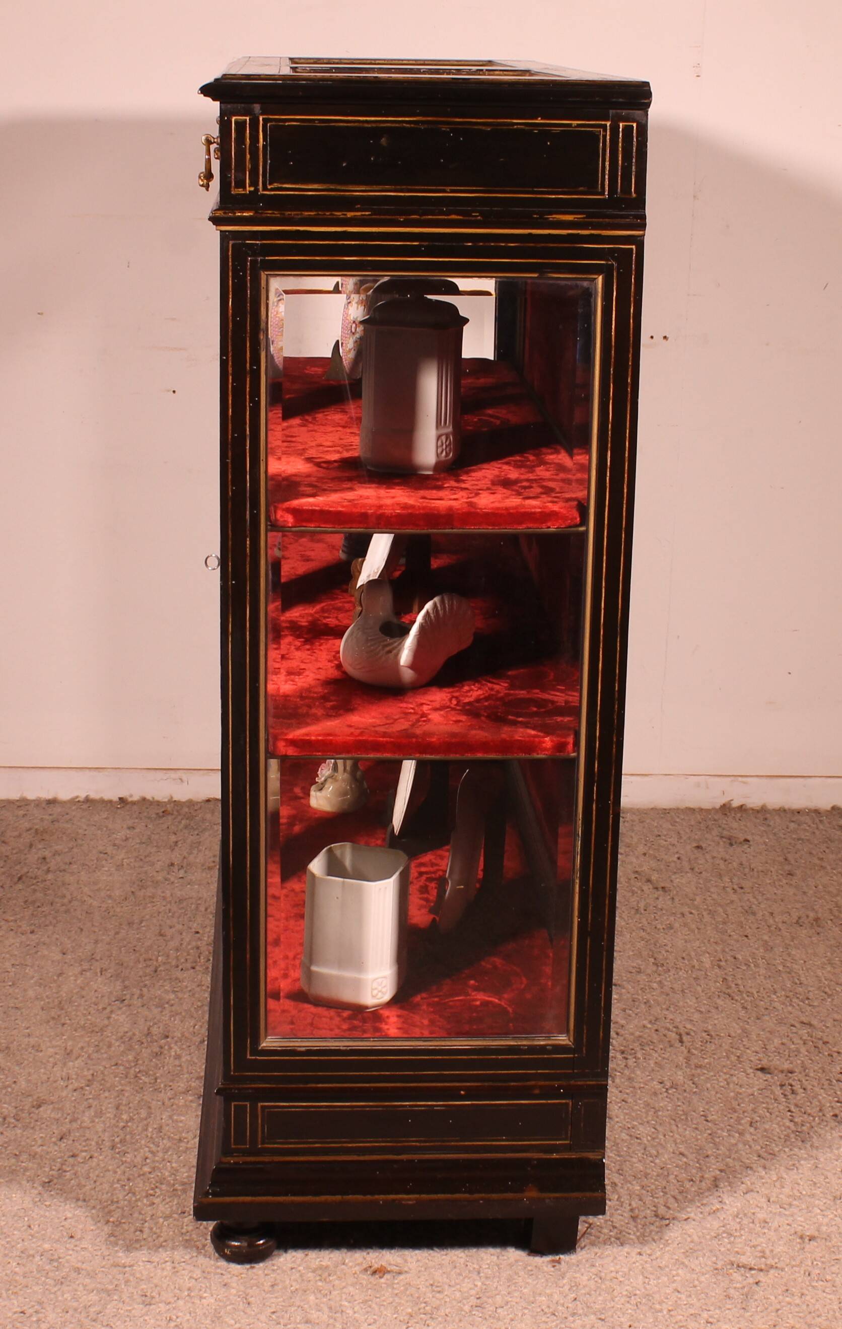 Napoleon III period collector's display cabinet