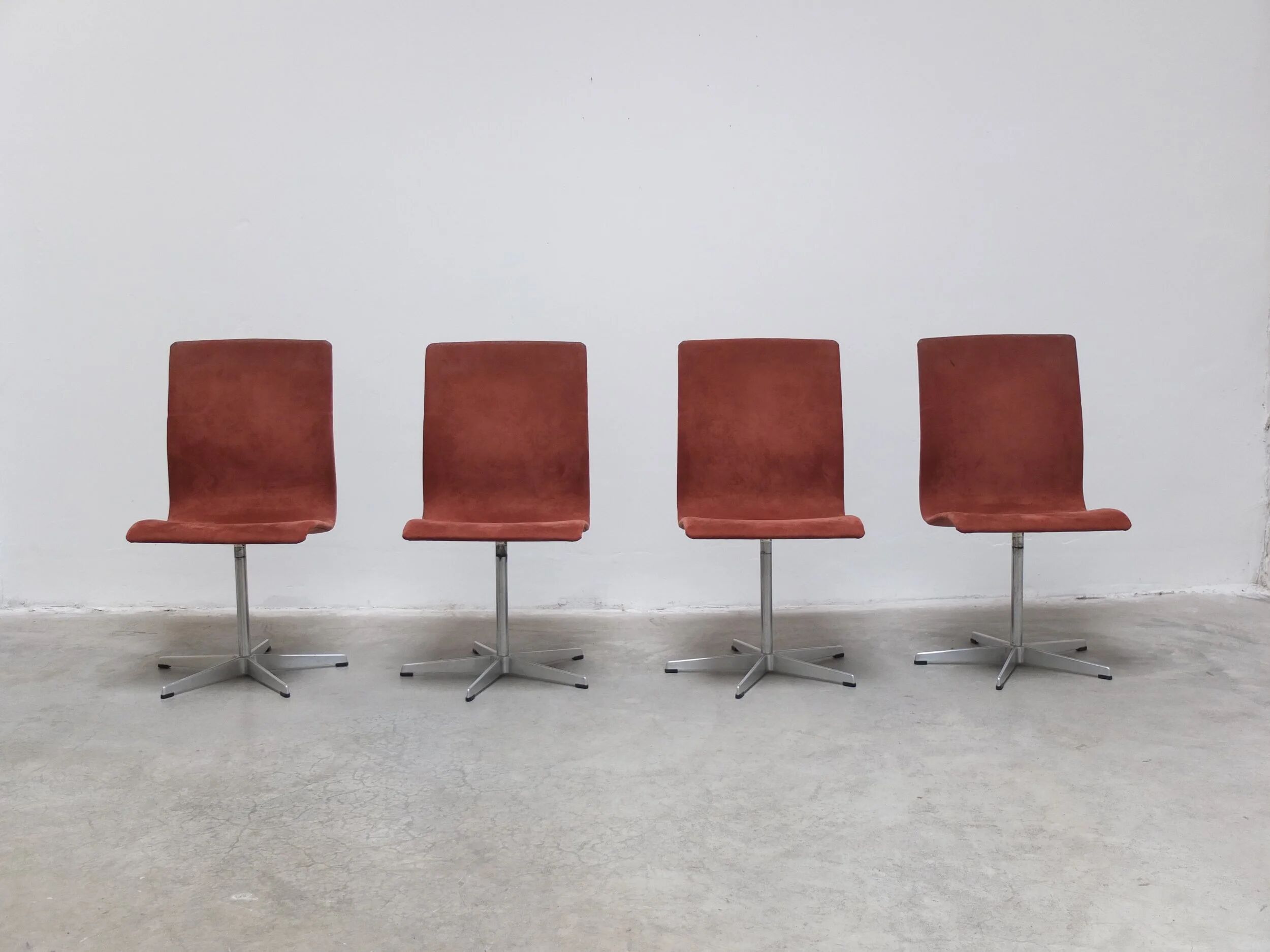 Early set of 4 'Oxford' swivel chairs by Arne Jacobsen for Fritz Hansen, 1966
