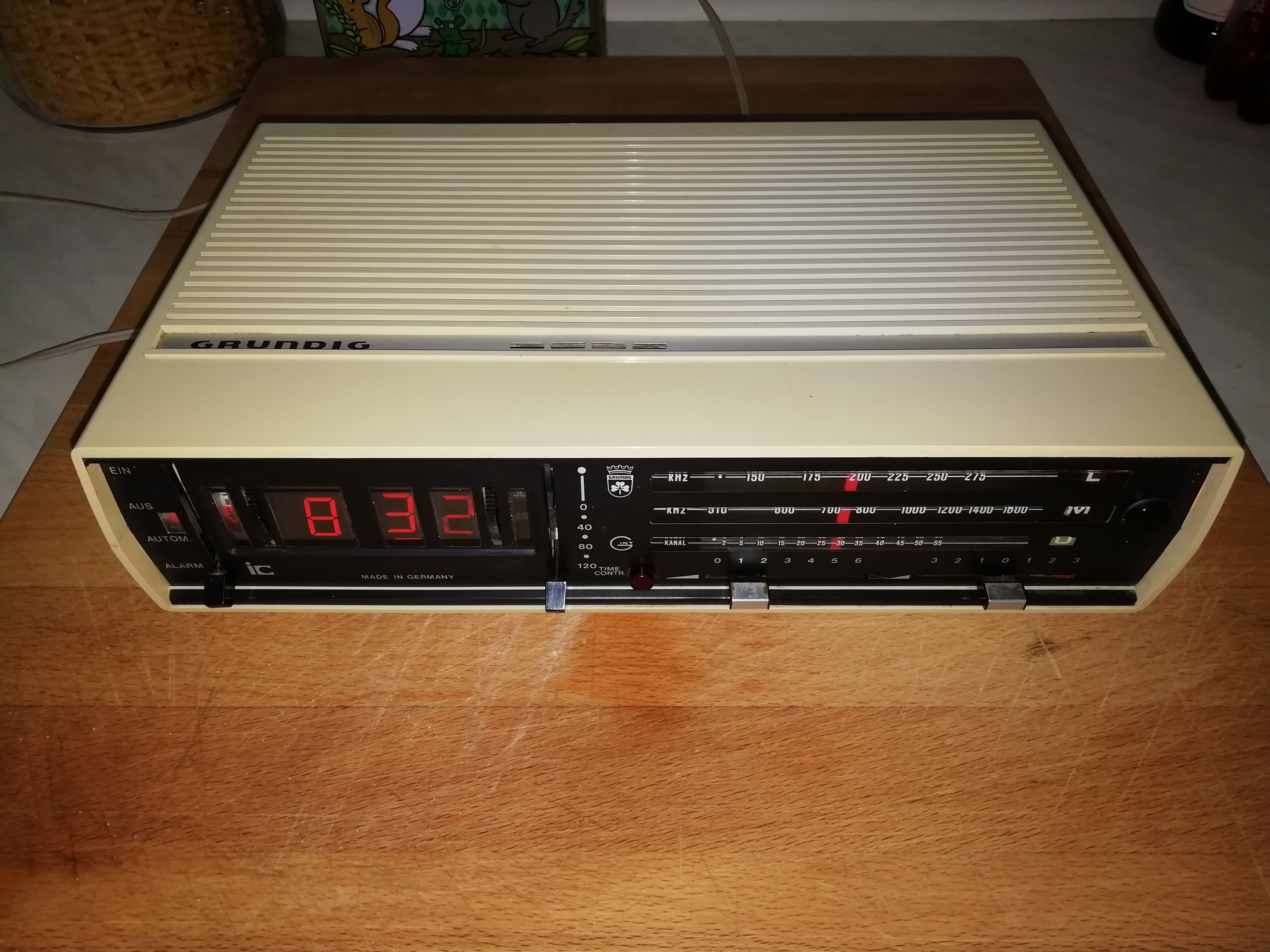 Radio alarm clock Grundig 70s
