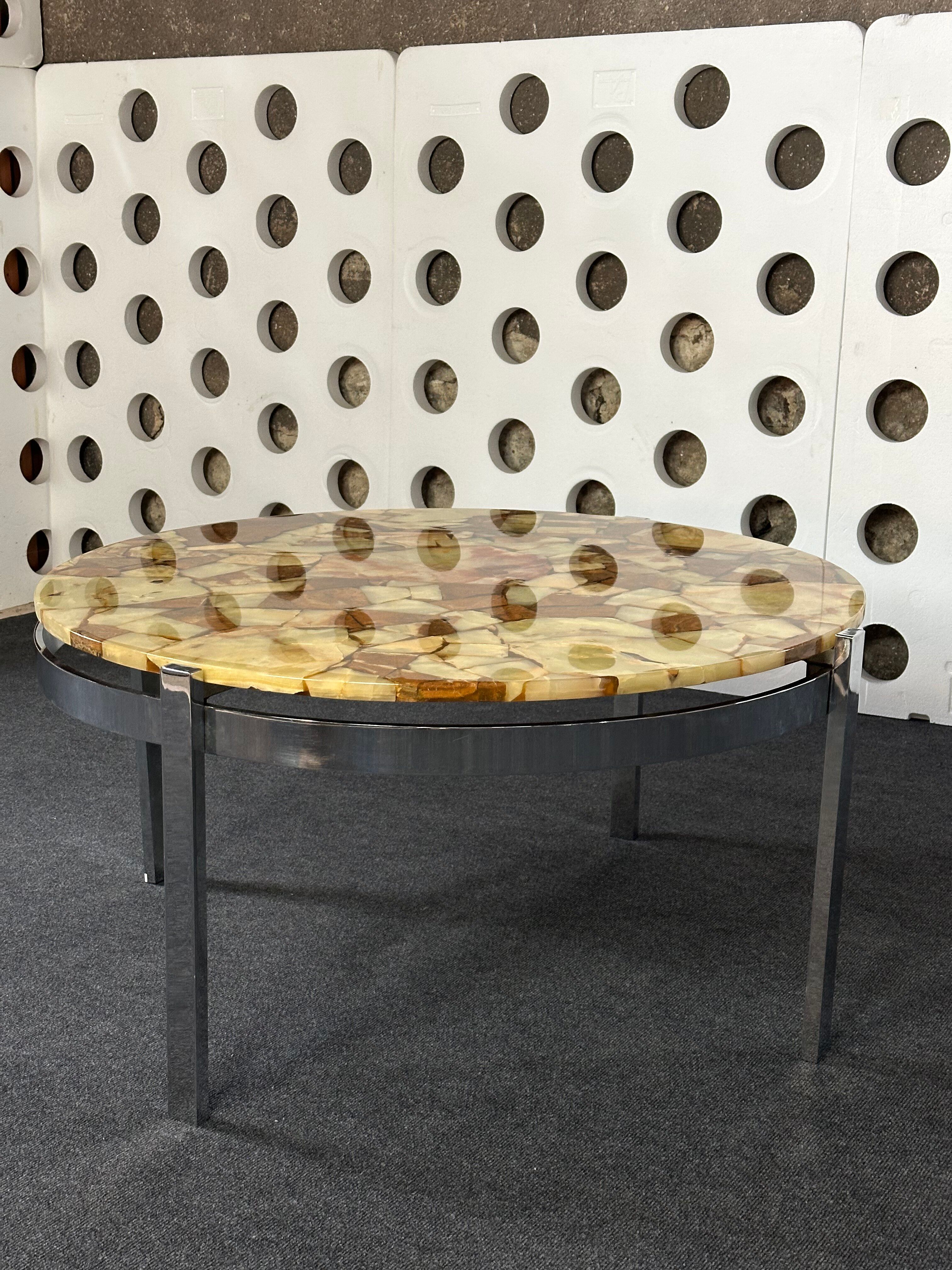 Round coffee table with onyx effect & chrome 100 cm