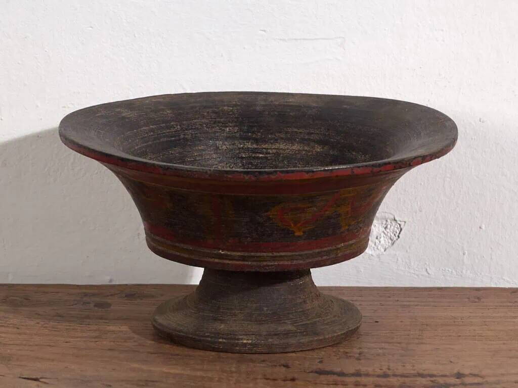 Ancient hand-painted Tibetan singing bowl (c.1900) #30