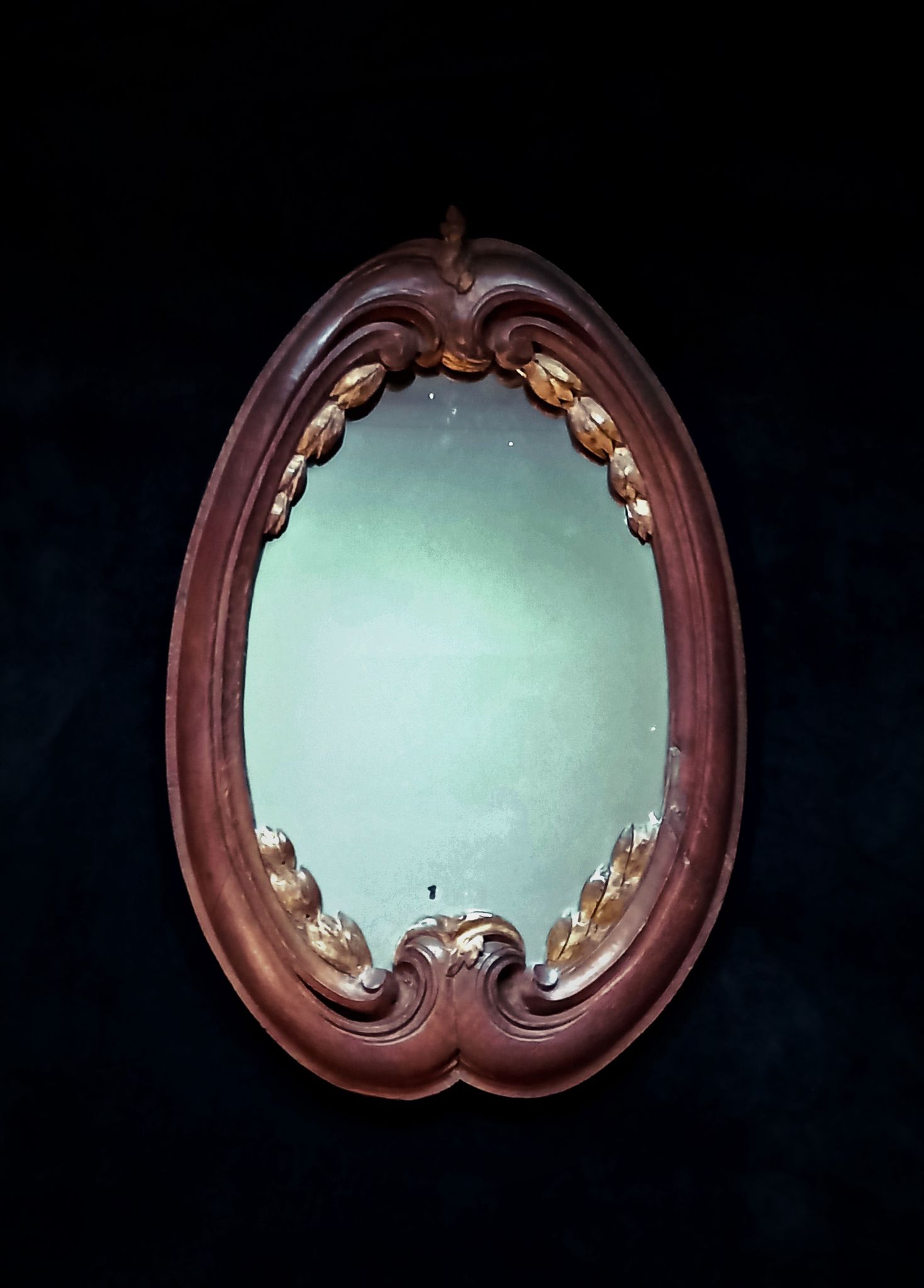 Mirror carved in oak with golden laurel leaves - early 19th century